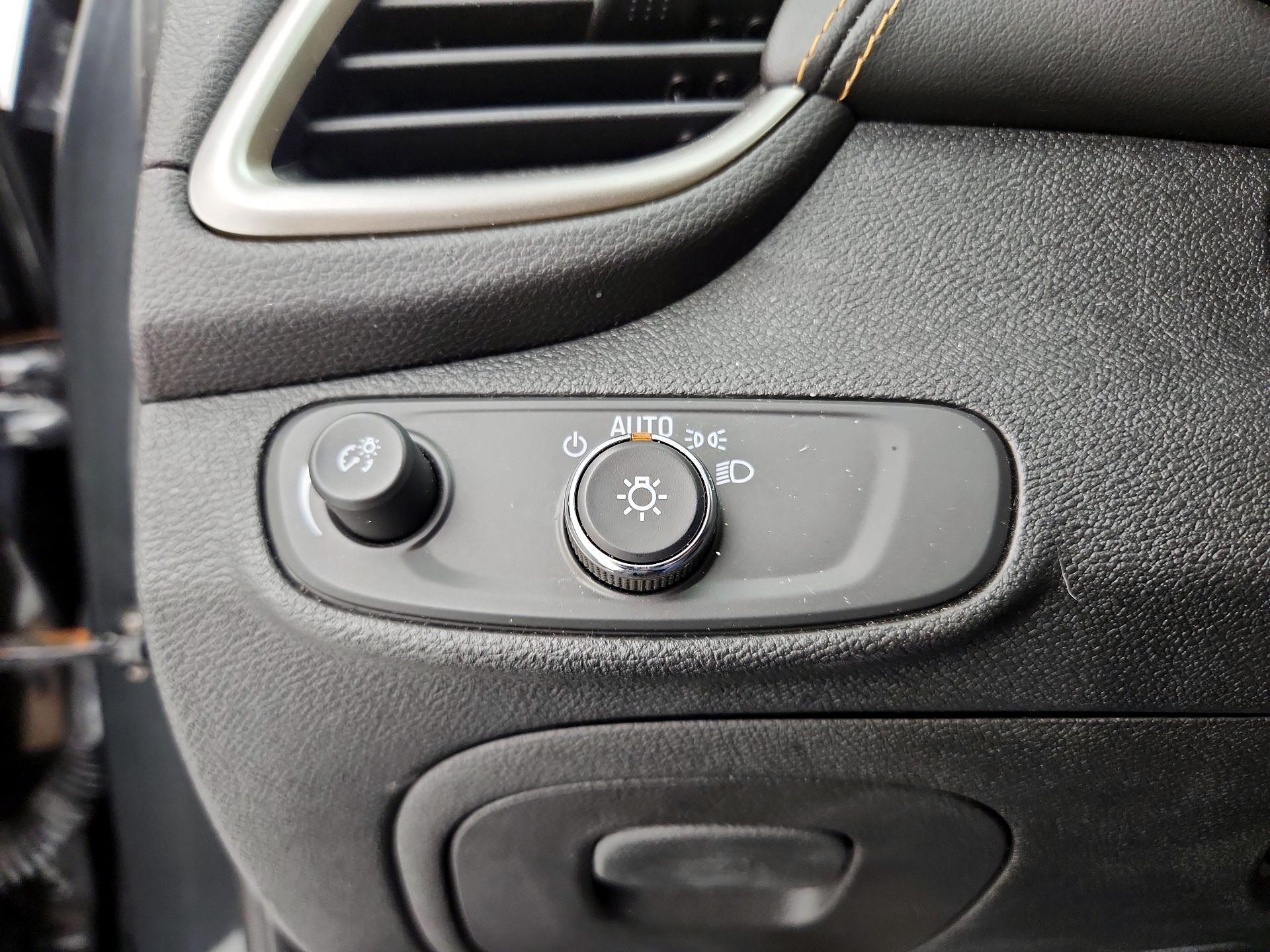 Thumbnail: 2017 Chevrolet Trax - 13