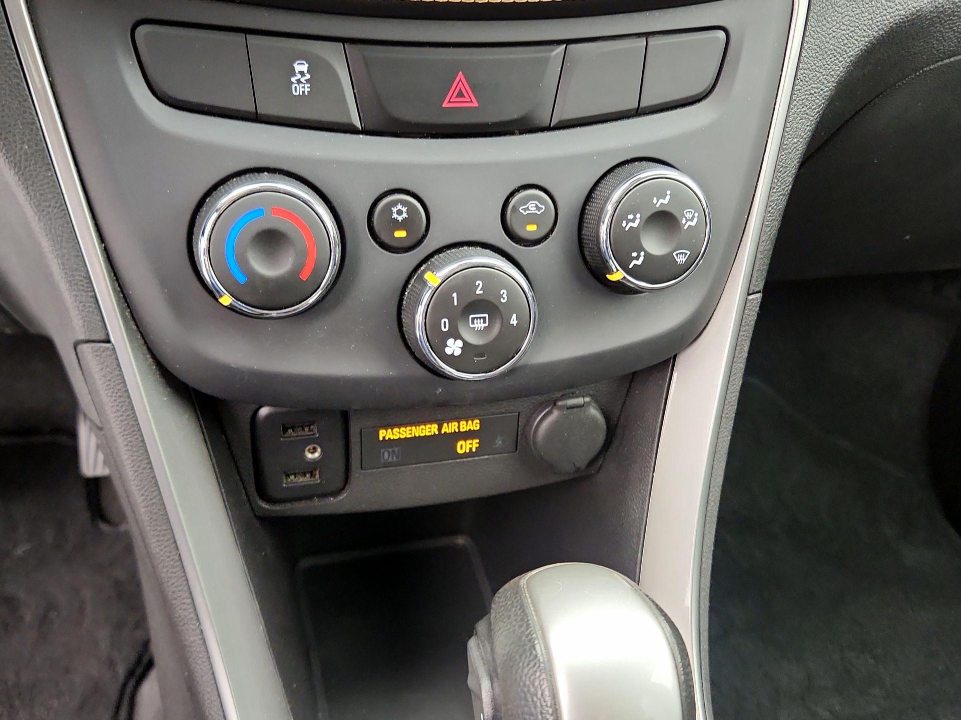 Thumbnail: 2017 Chevrolet Trax - 16