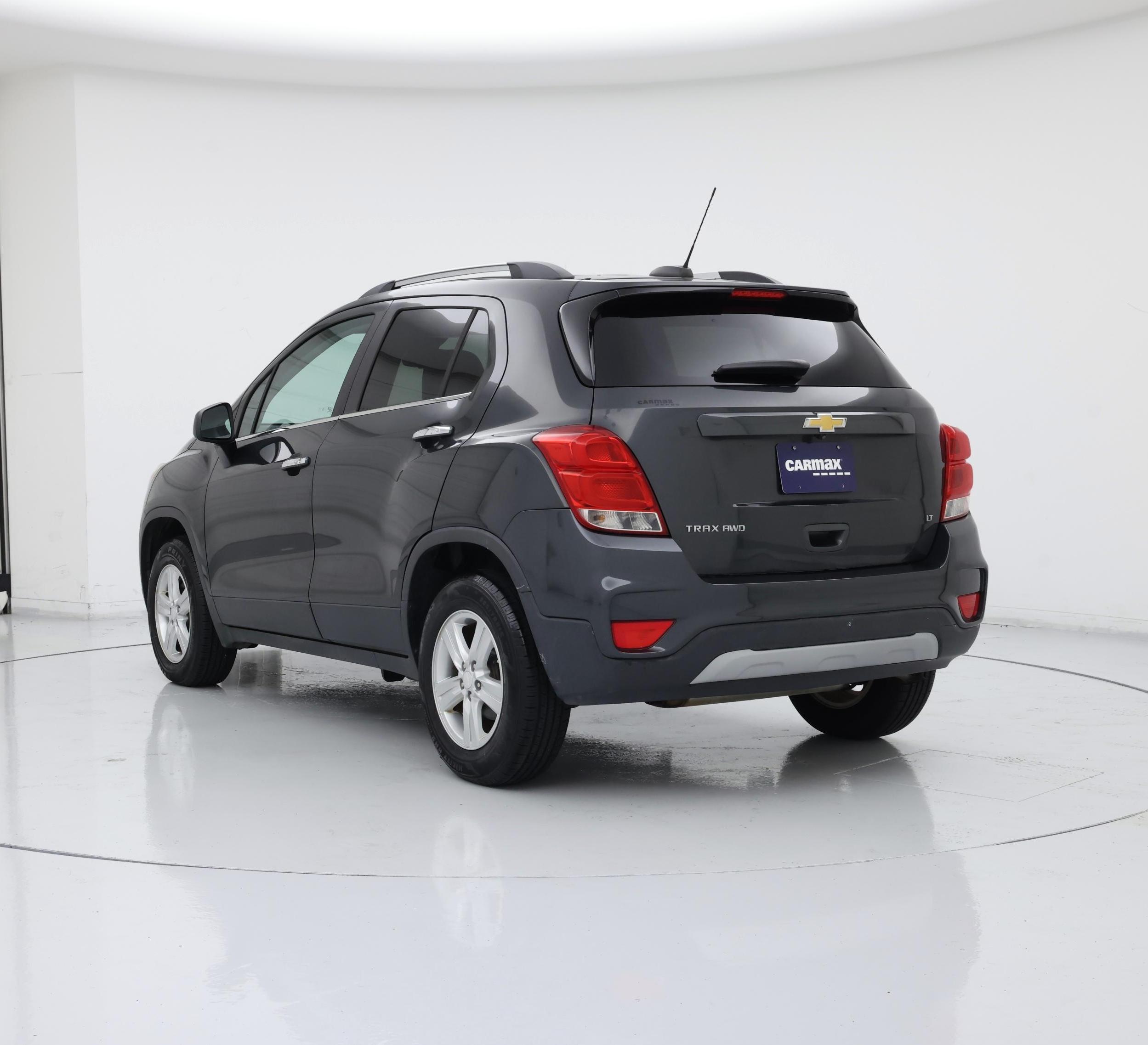 Thumbnail: 2017 Chevrolet Trax - 2