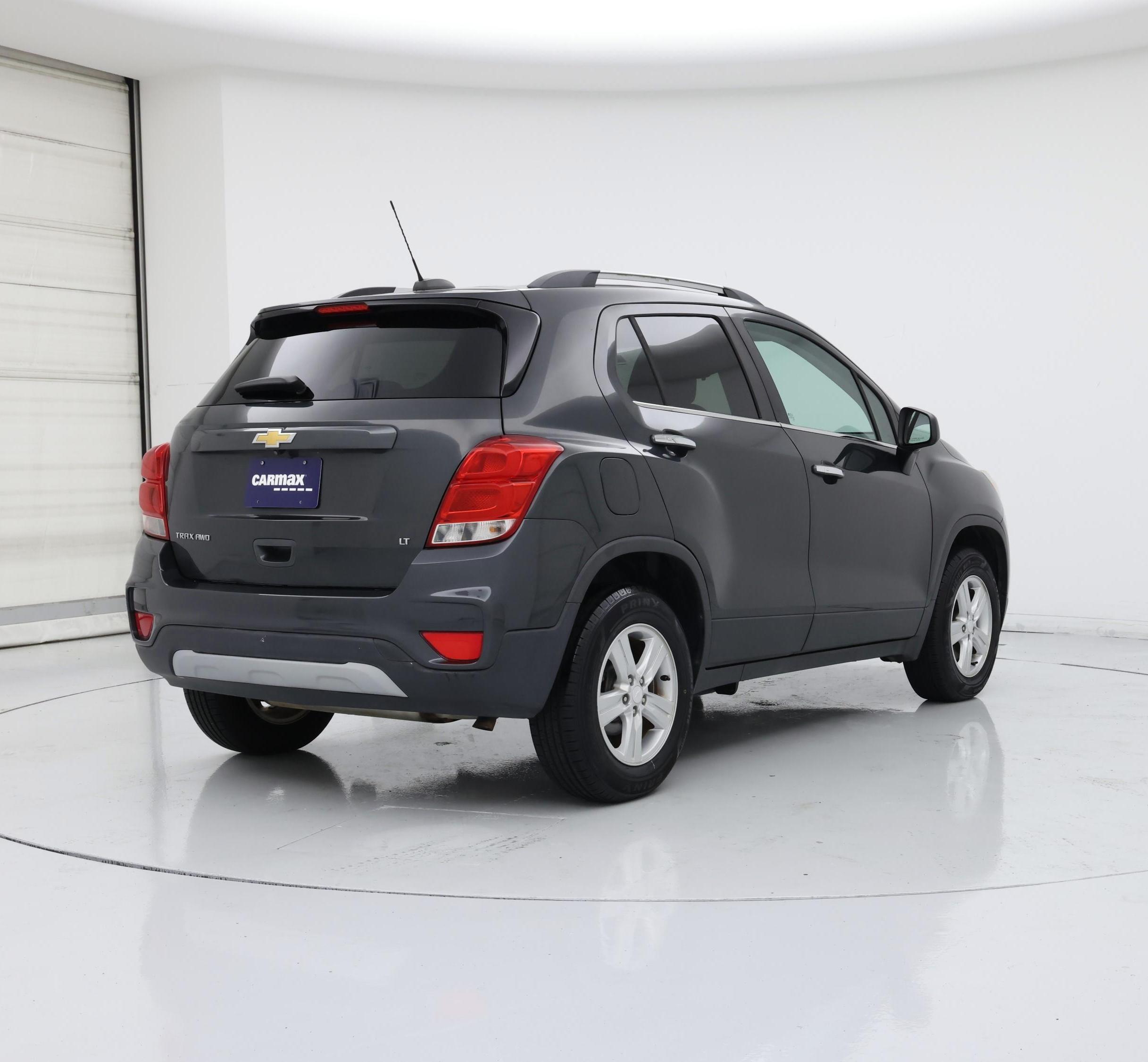 Thumbnail: 2017 Chevrolet Trax - 8