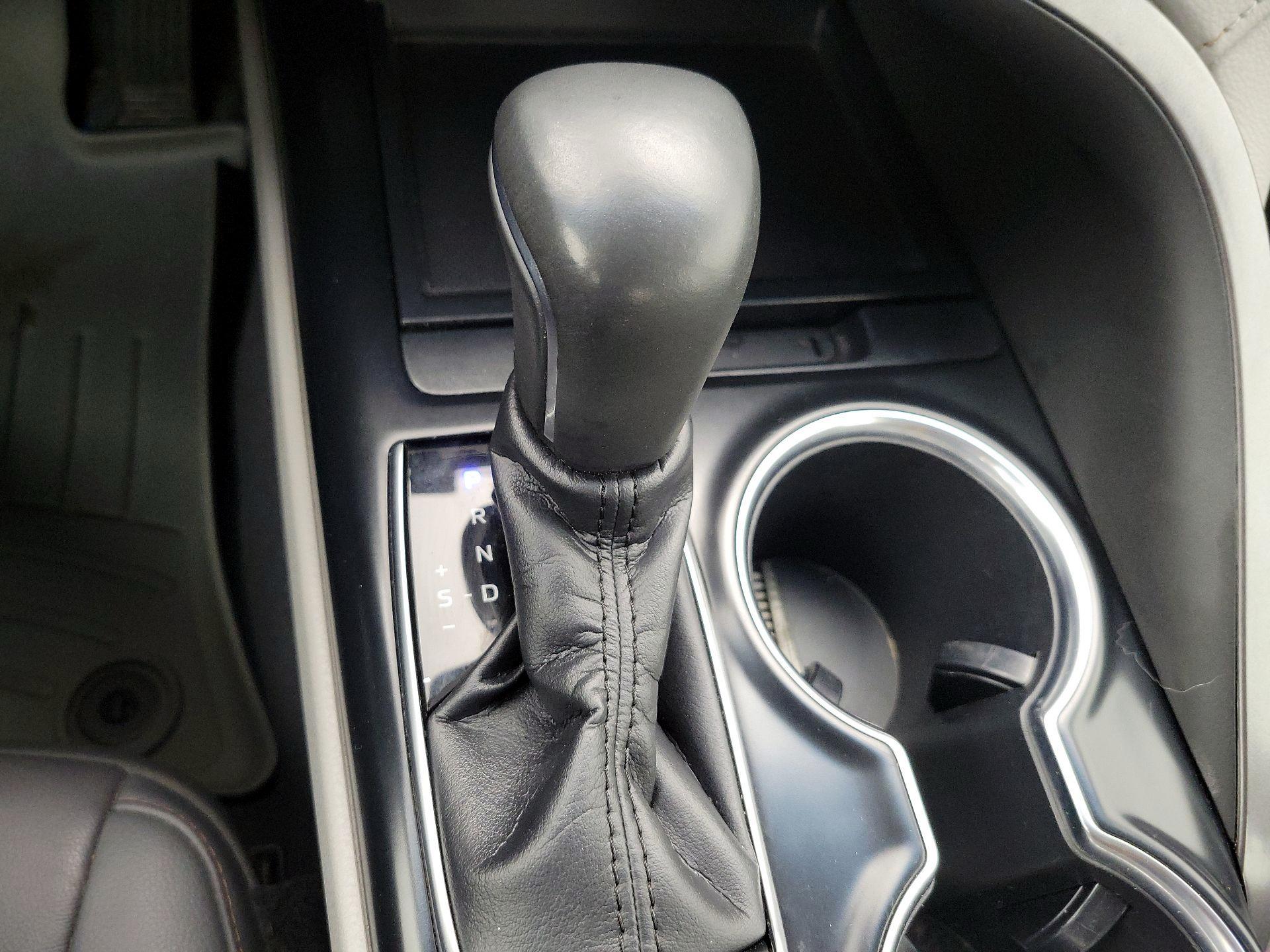 Thumbnail: 2018 Toyota Camry - 17