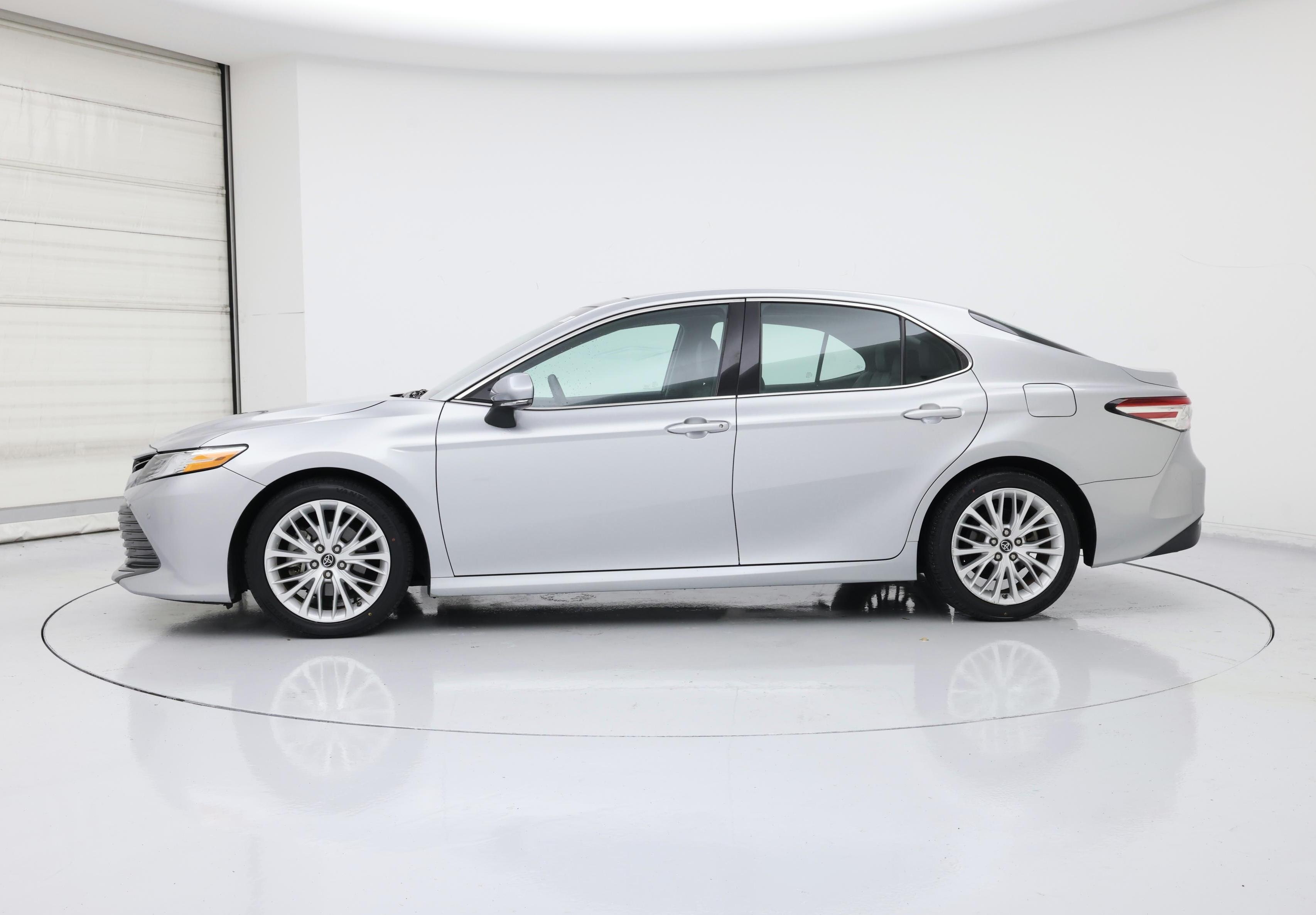 Thumbnail: 2018 Toyota Camry - 3