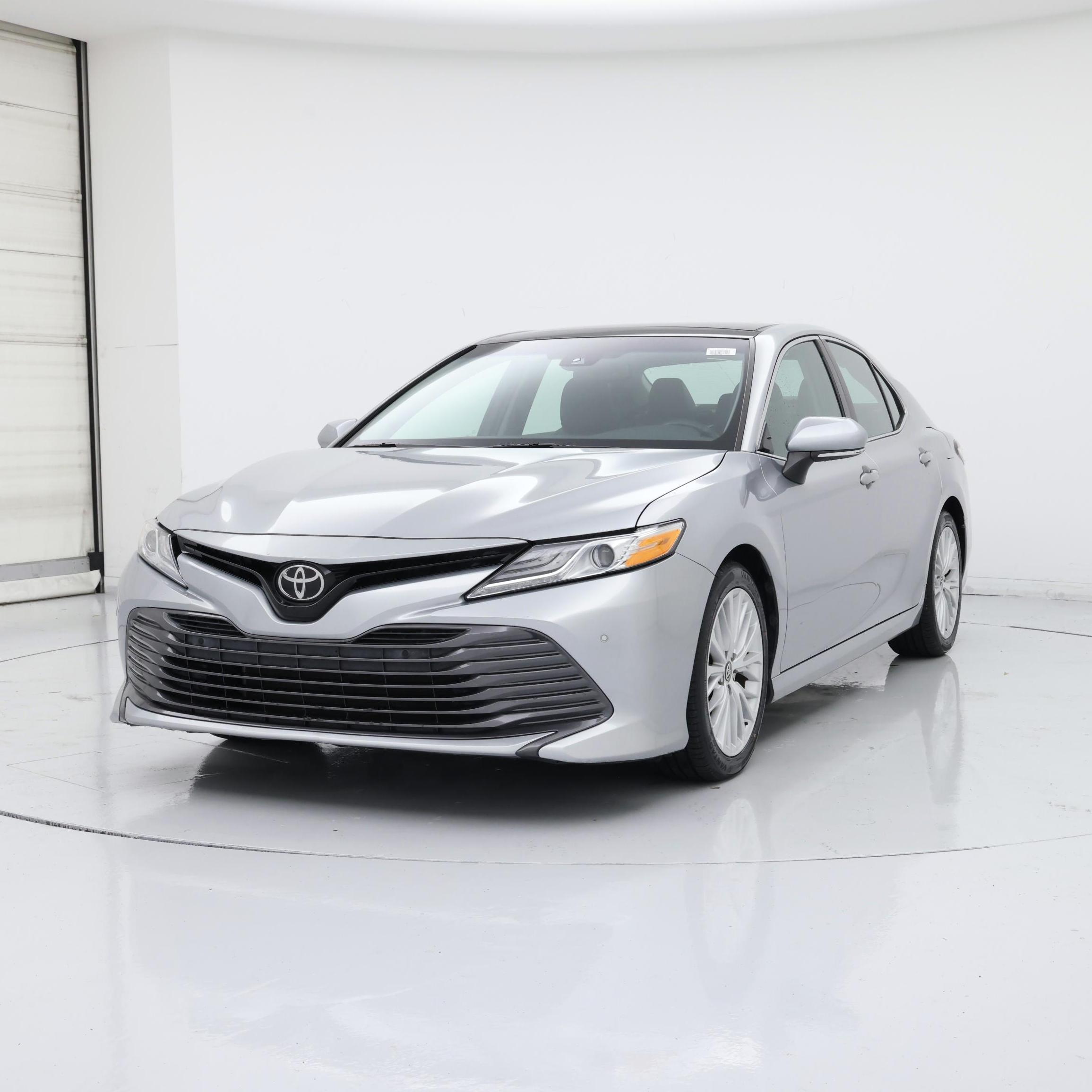 Thumbnail: 2018 Toyota Camry - 4