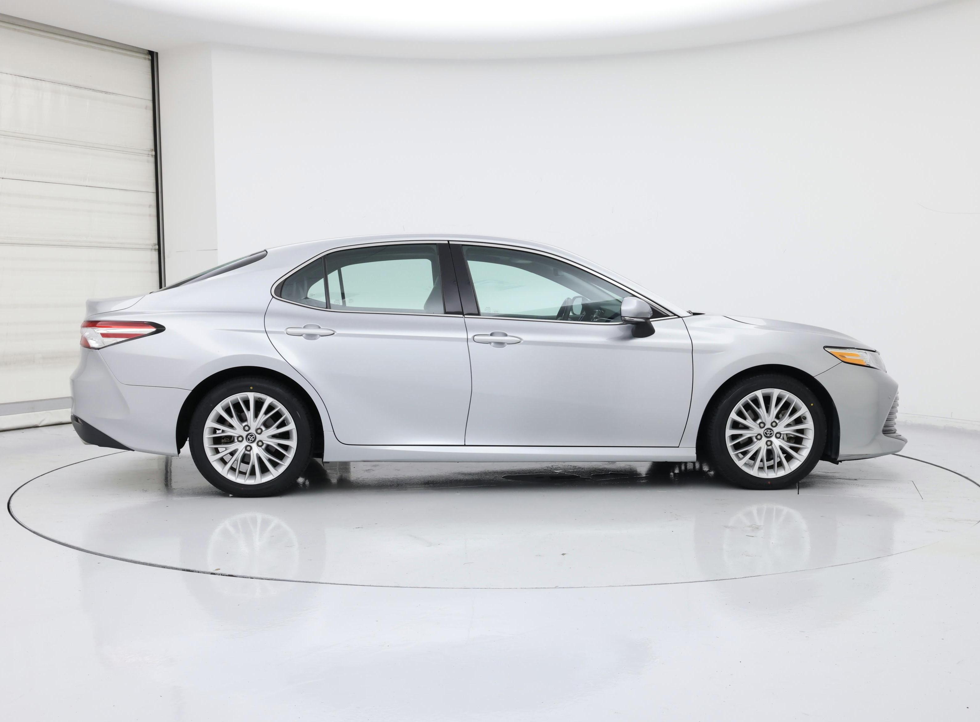 Thumbnail: 2018 Toyota Camry - 7