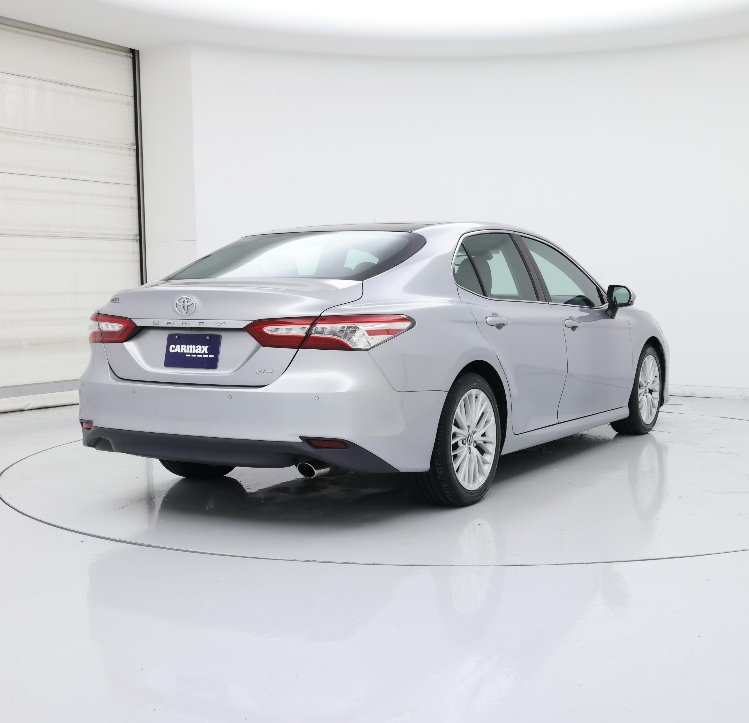 Thumbnail: 2018 Toyota Camry - 8