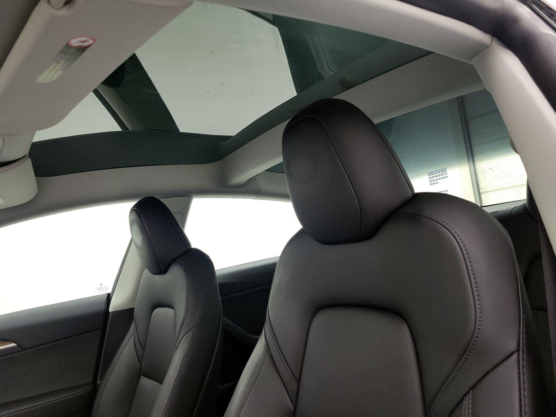 Thumbnail: 2023 Tesla Model 3 - 19