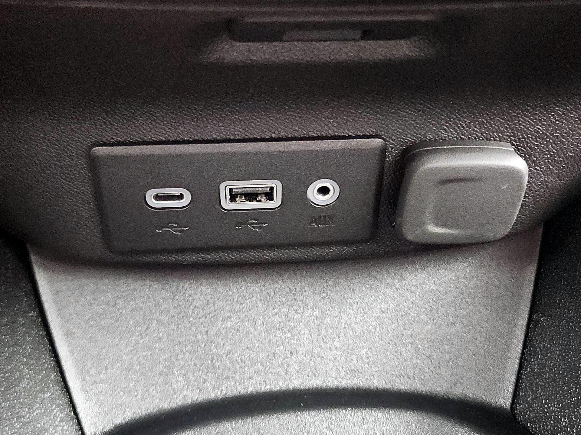 Thumbnail: 2025 Chevrolet Malibu - 18