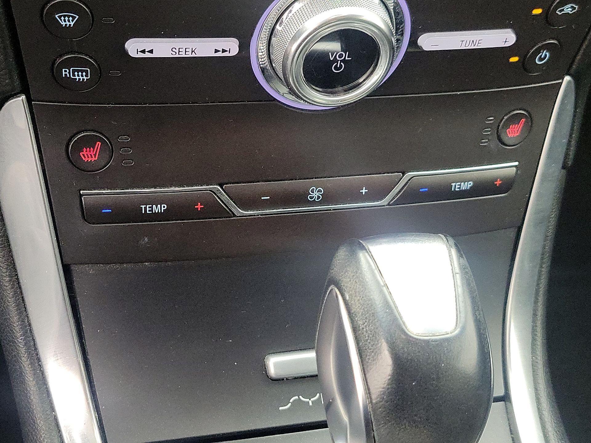 Thumbnail: 2017 Ford Edge - 17