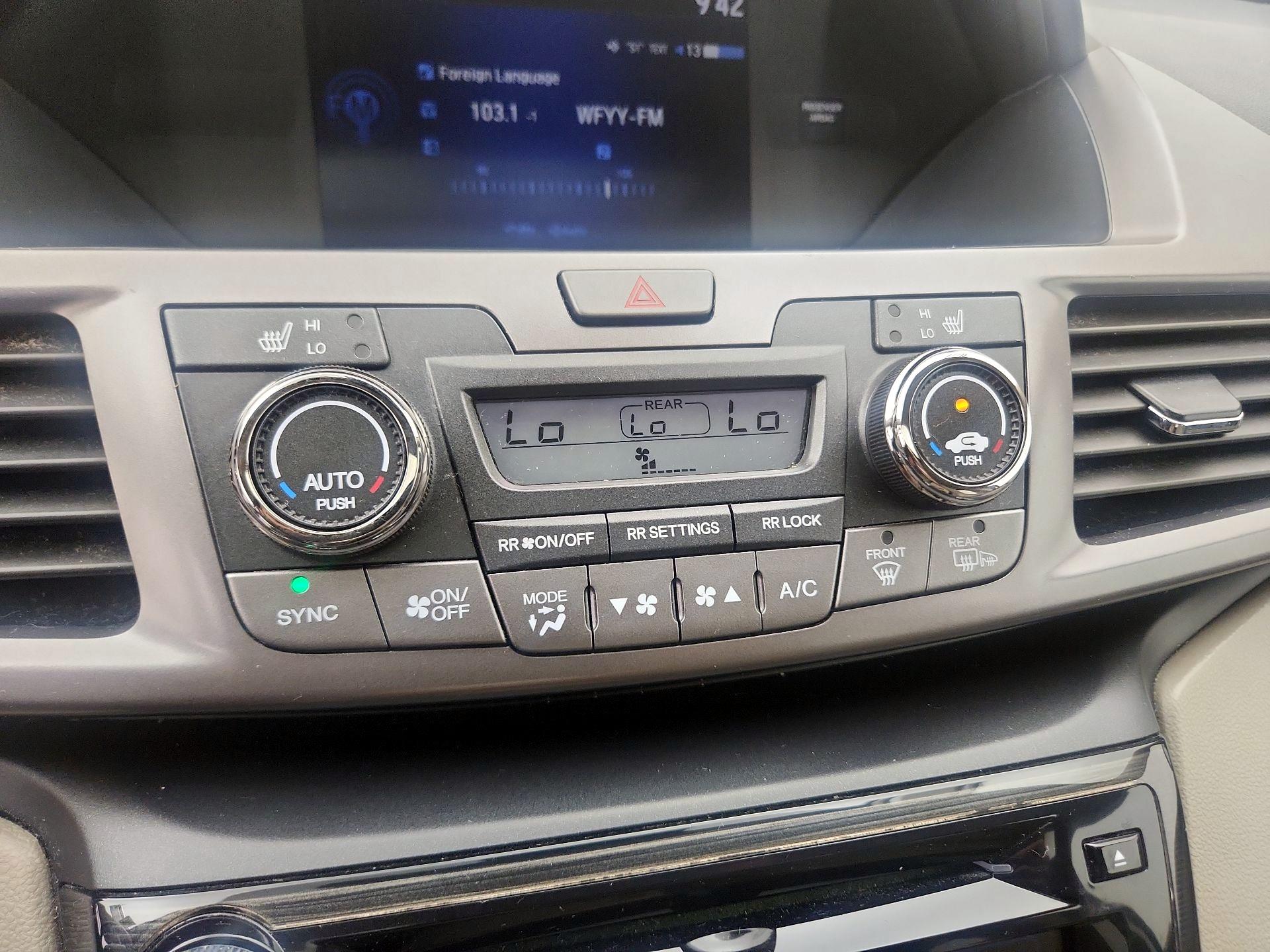 Thumbnail: 2015 Honda Odyssey - 17