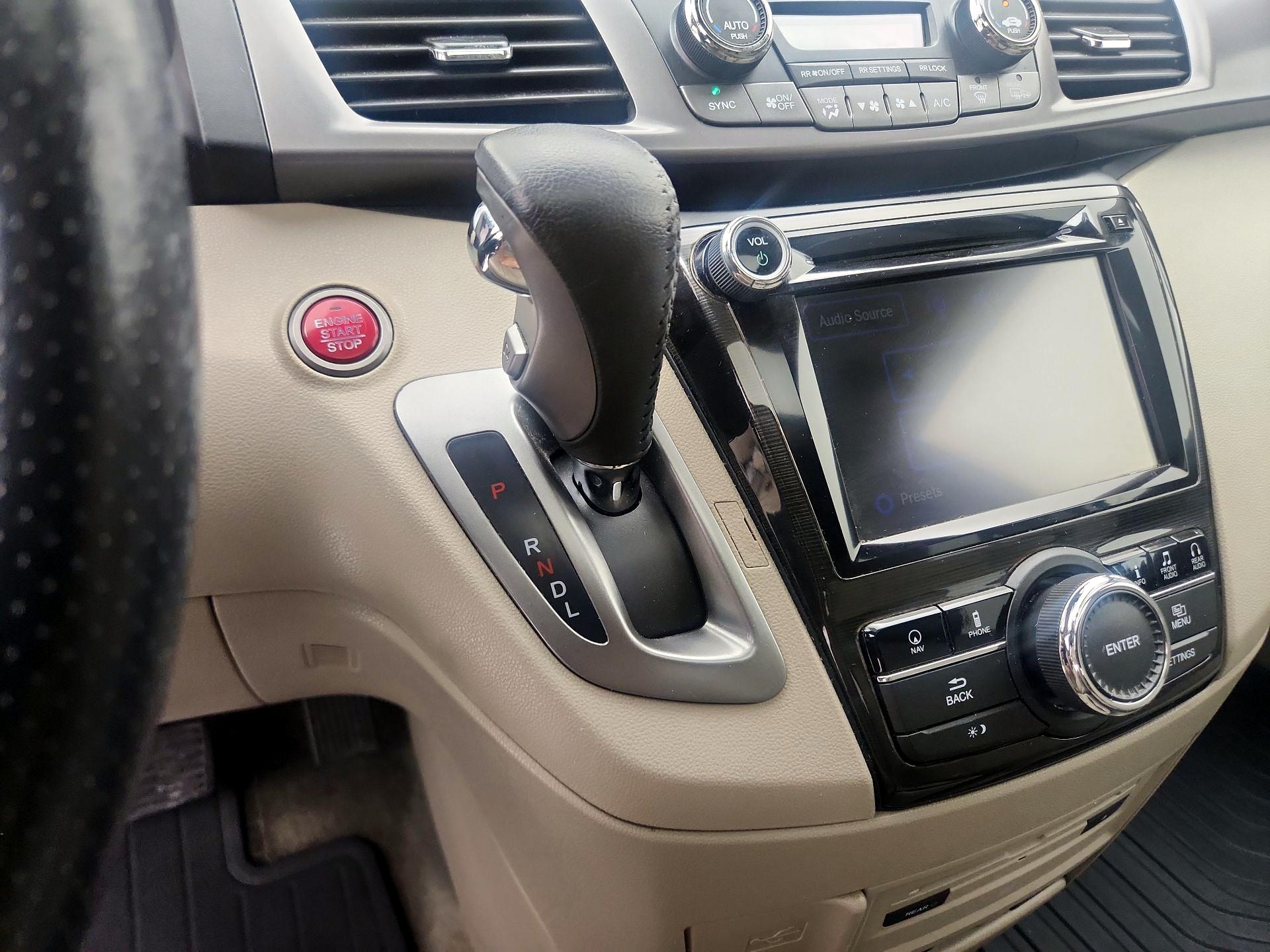 Thumbnail: 2015 Honda Odyssey - 18