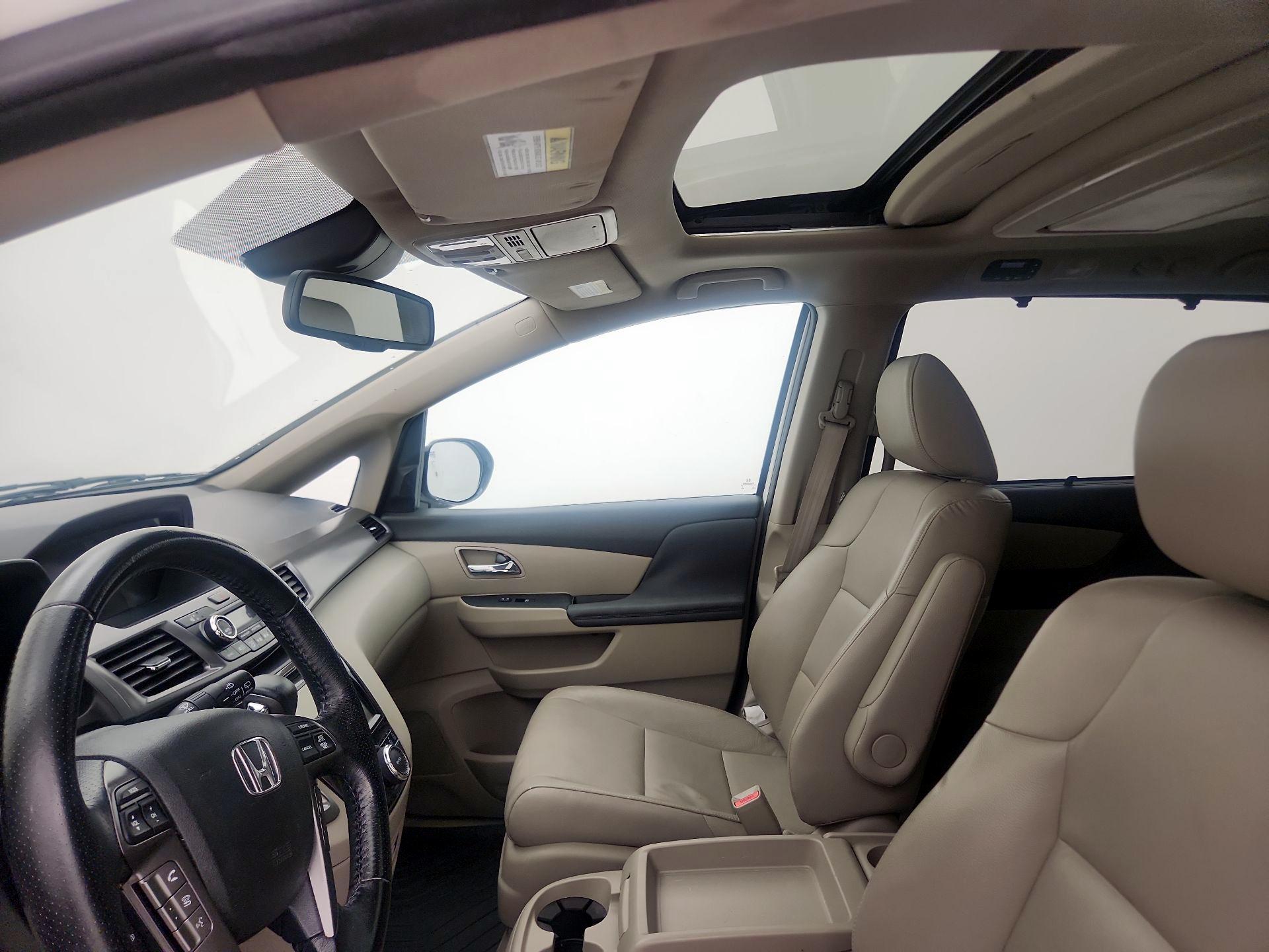 Thumbnail: 2015 Honda Odyssey - 20