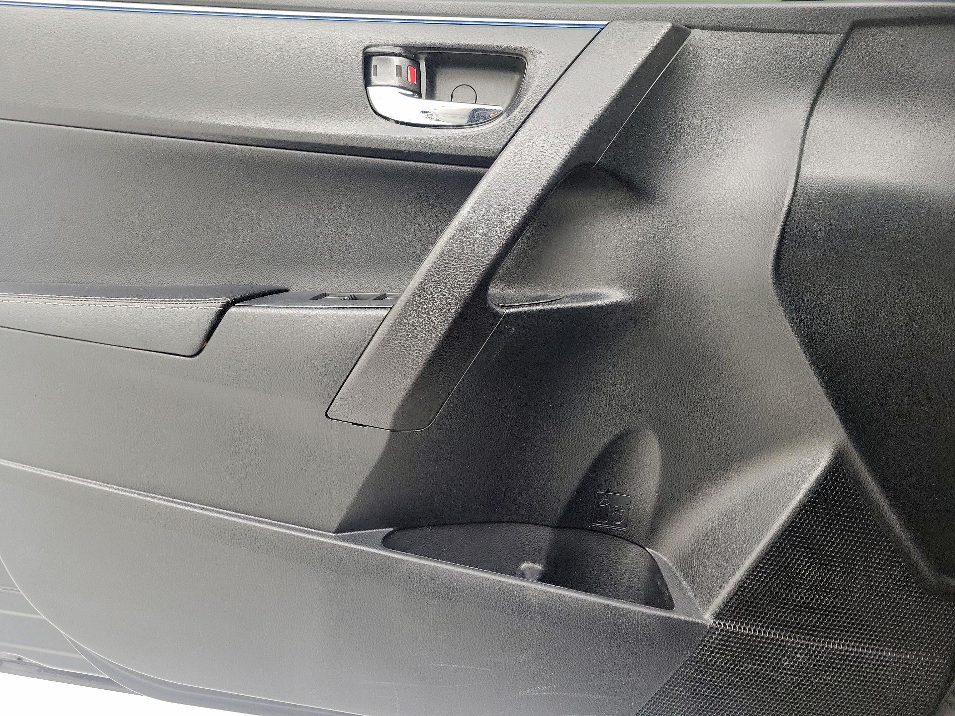 Thumbnail: 2015 Toyota Corolla - 12