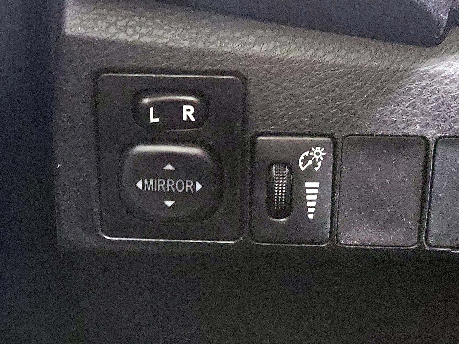 Thumbnail: 2015 Toyota Corolla - 13