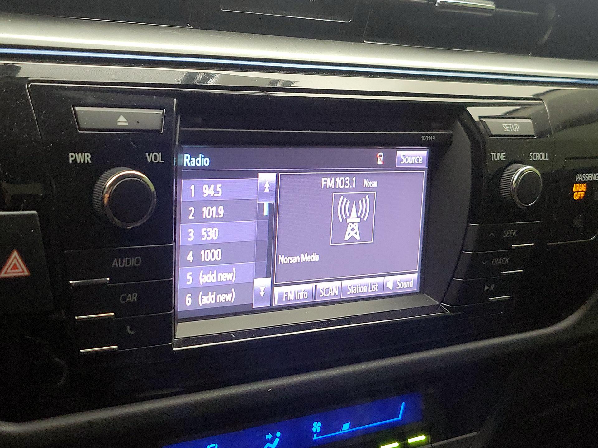 Thumbnail: 2015 Toyota Corolla - 15