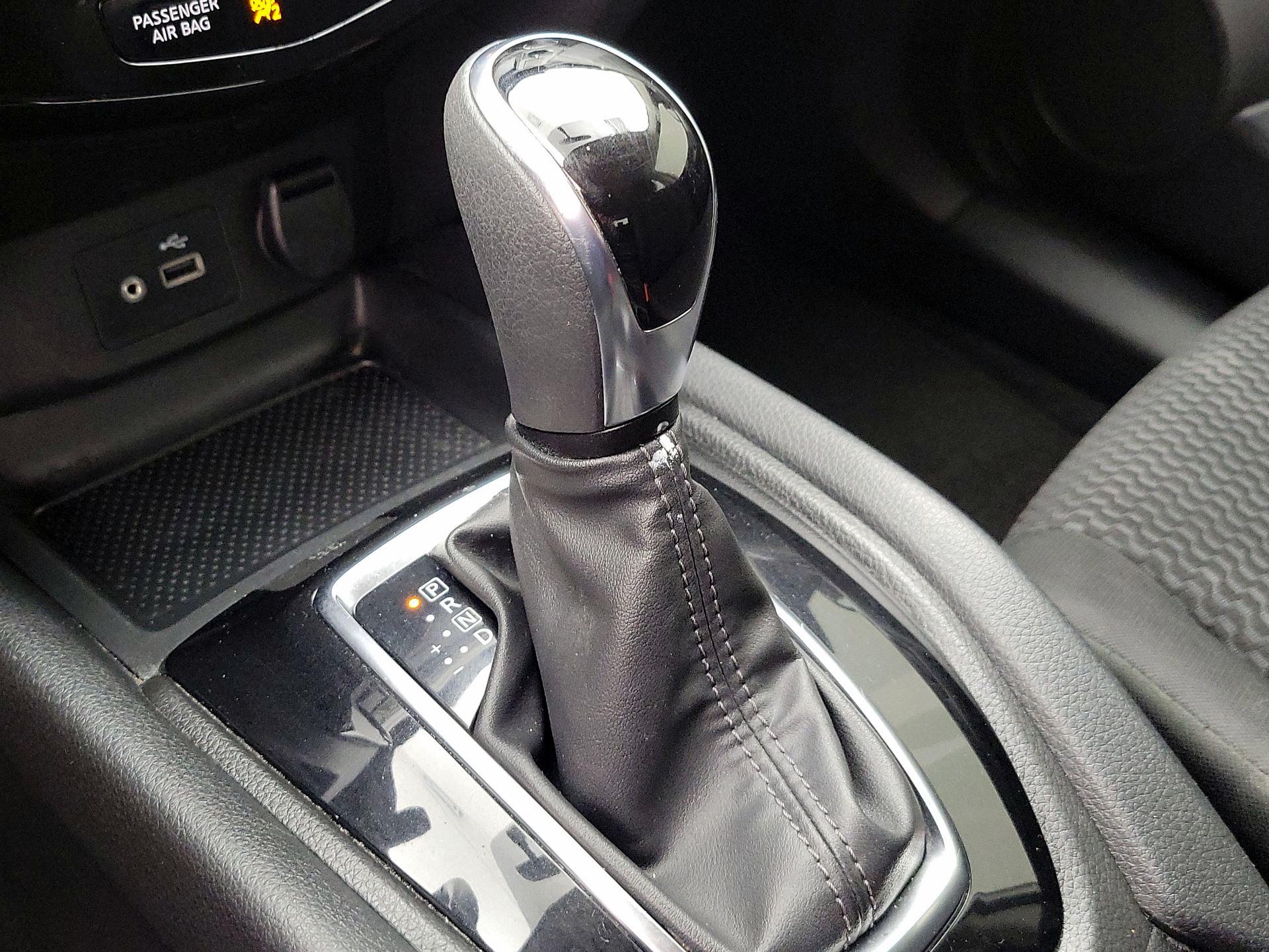 Thumbnail: 2019 Nissan Rogue Sport - 17