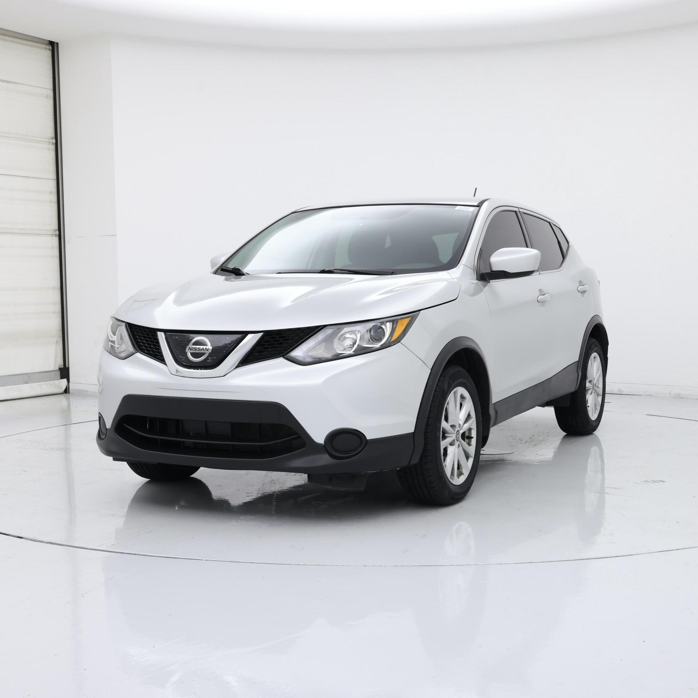 Thumbnail: 2019 Nissan Rogue Sport - 4