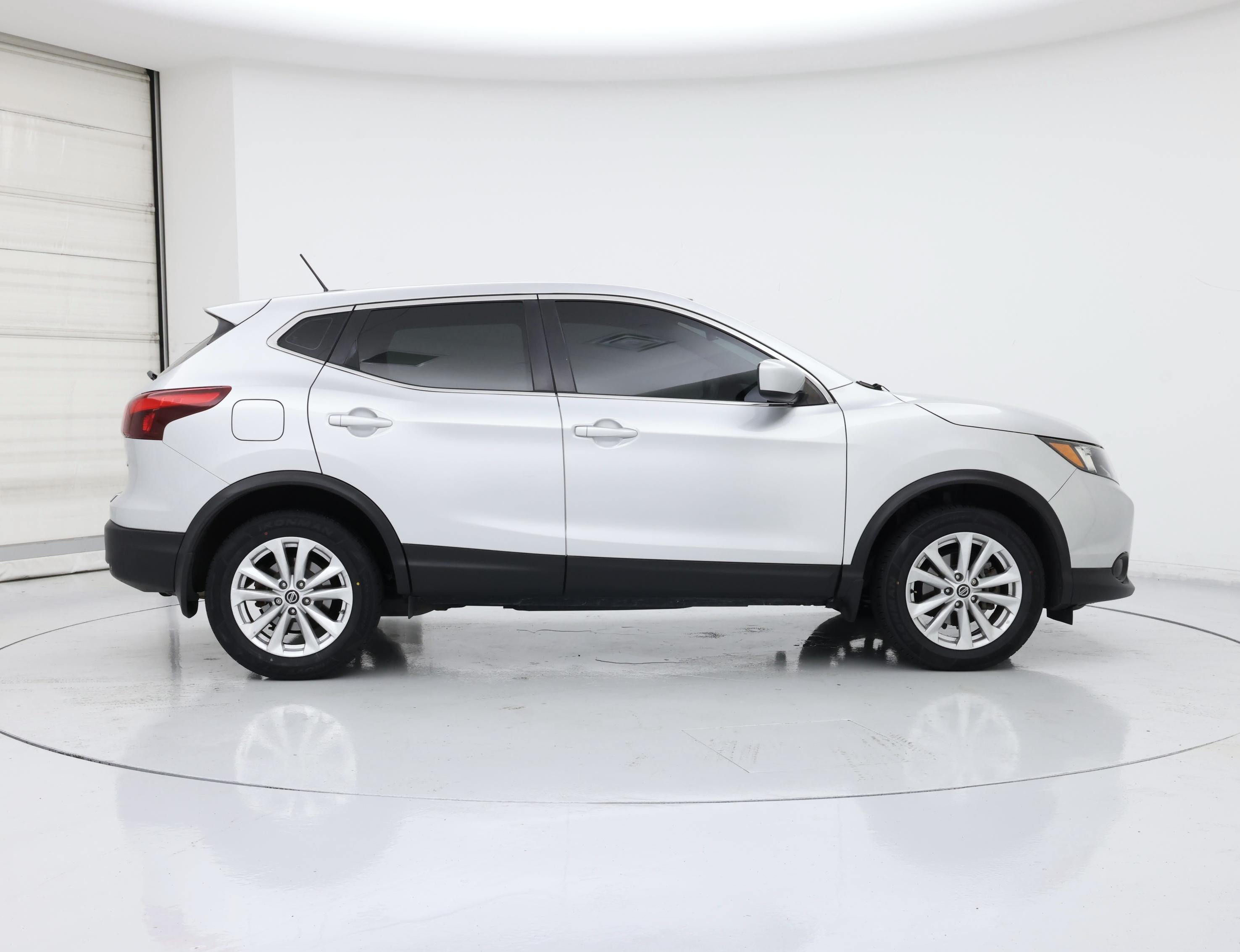 Thumbnail: 2019 Nissan Rogue Sport - 7