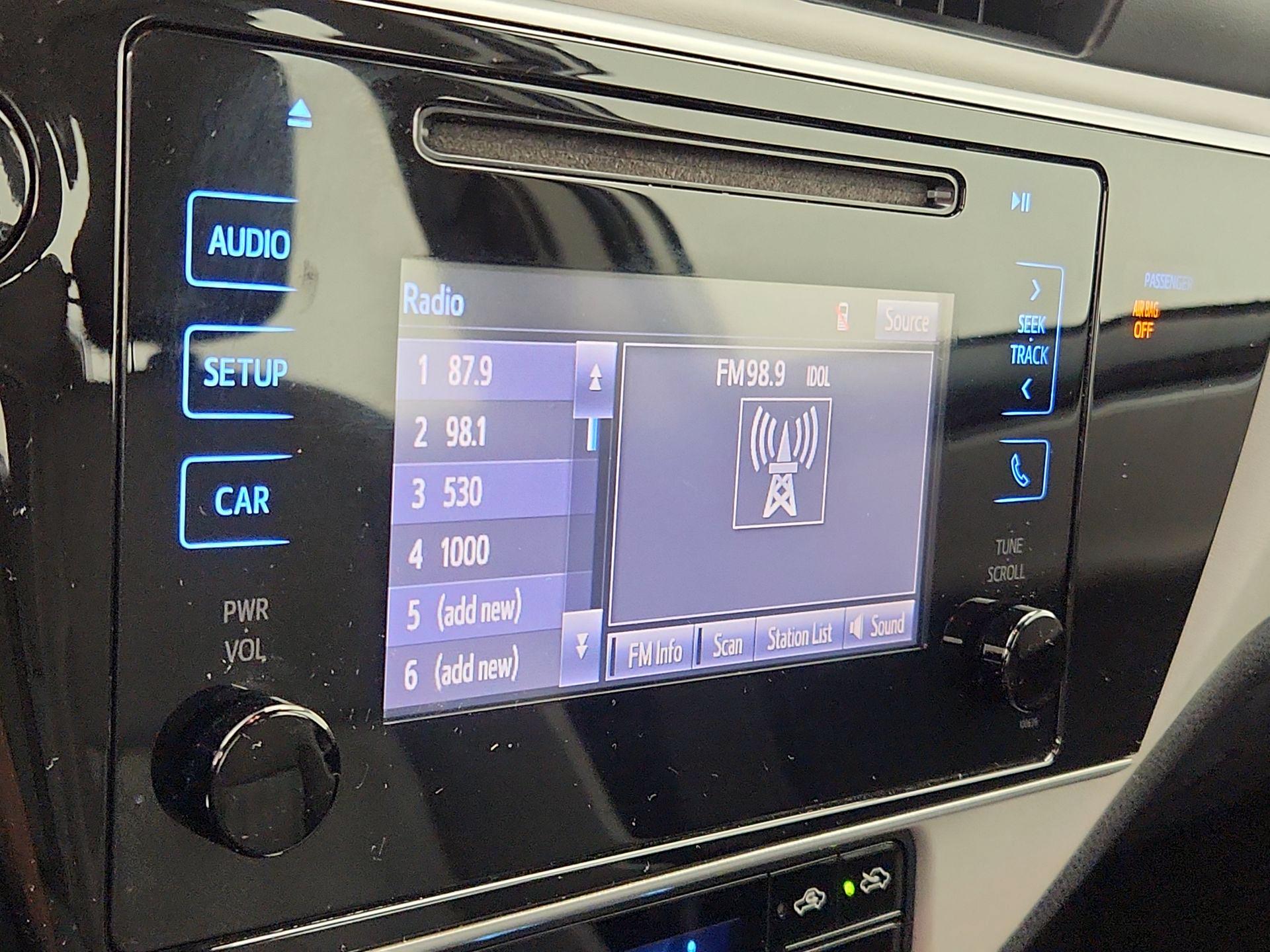 Thumbnail: 2018 Toyota Corolla - 15