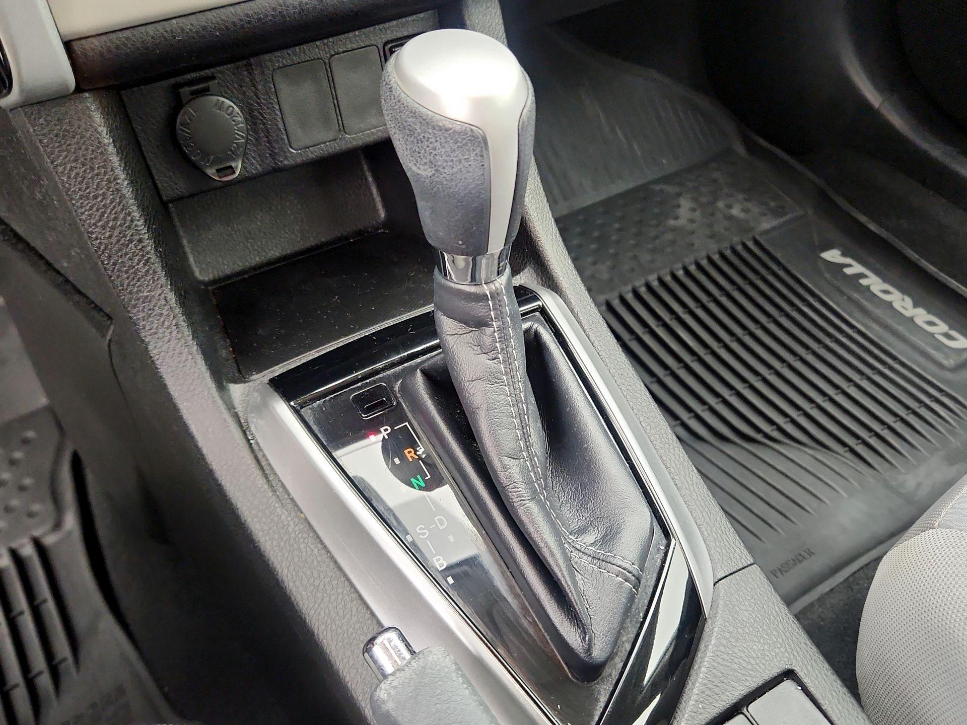 Thumbnail: 2018 Toyota Corolla - 17