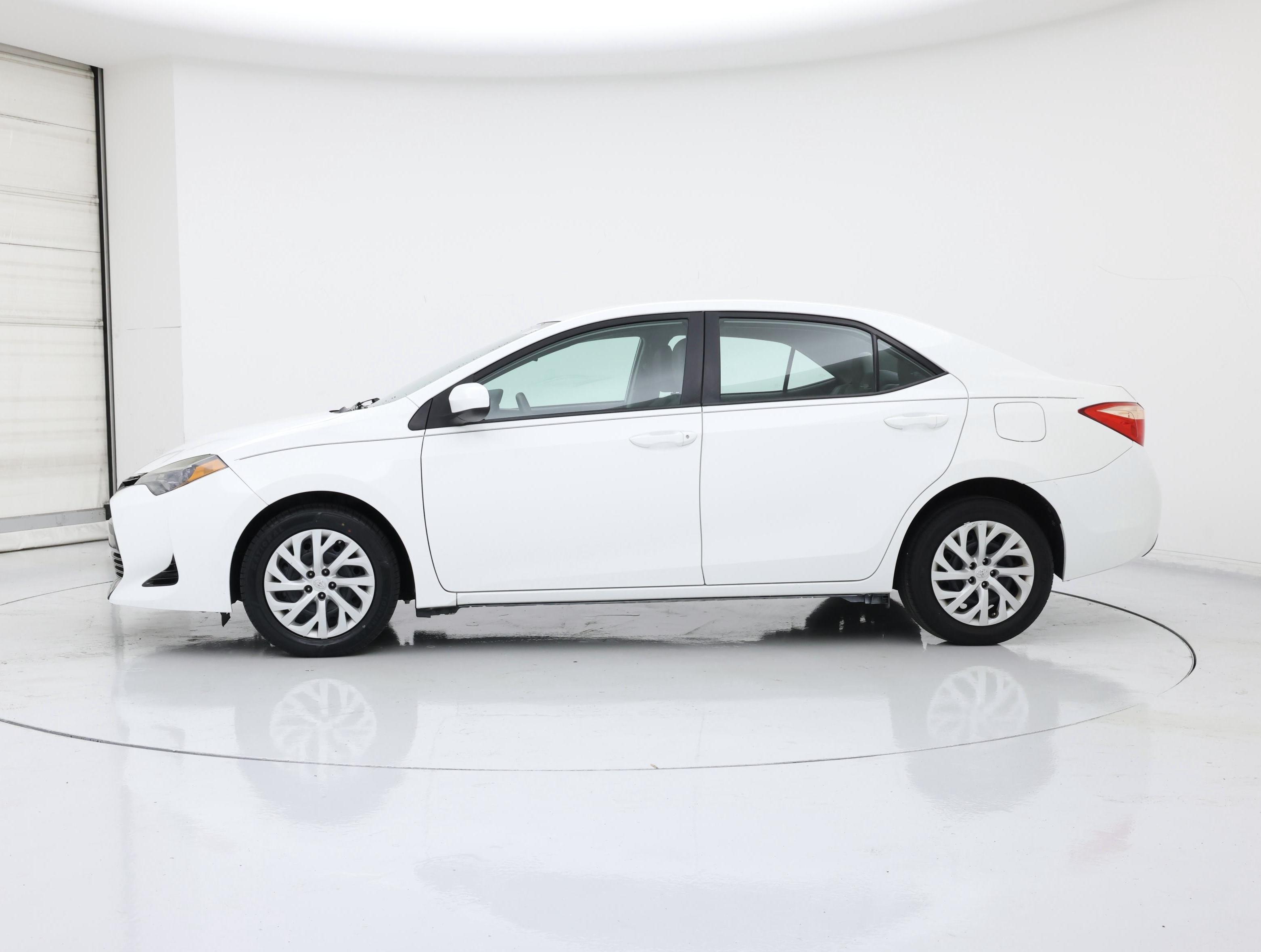 Thumbnail: 2018 Toyota Corolla - 3