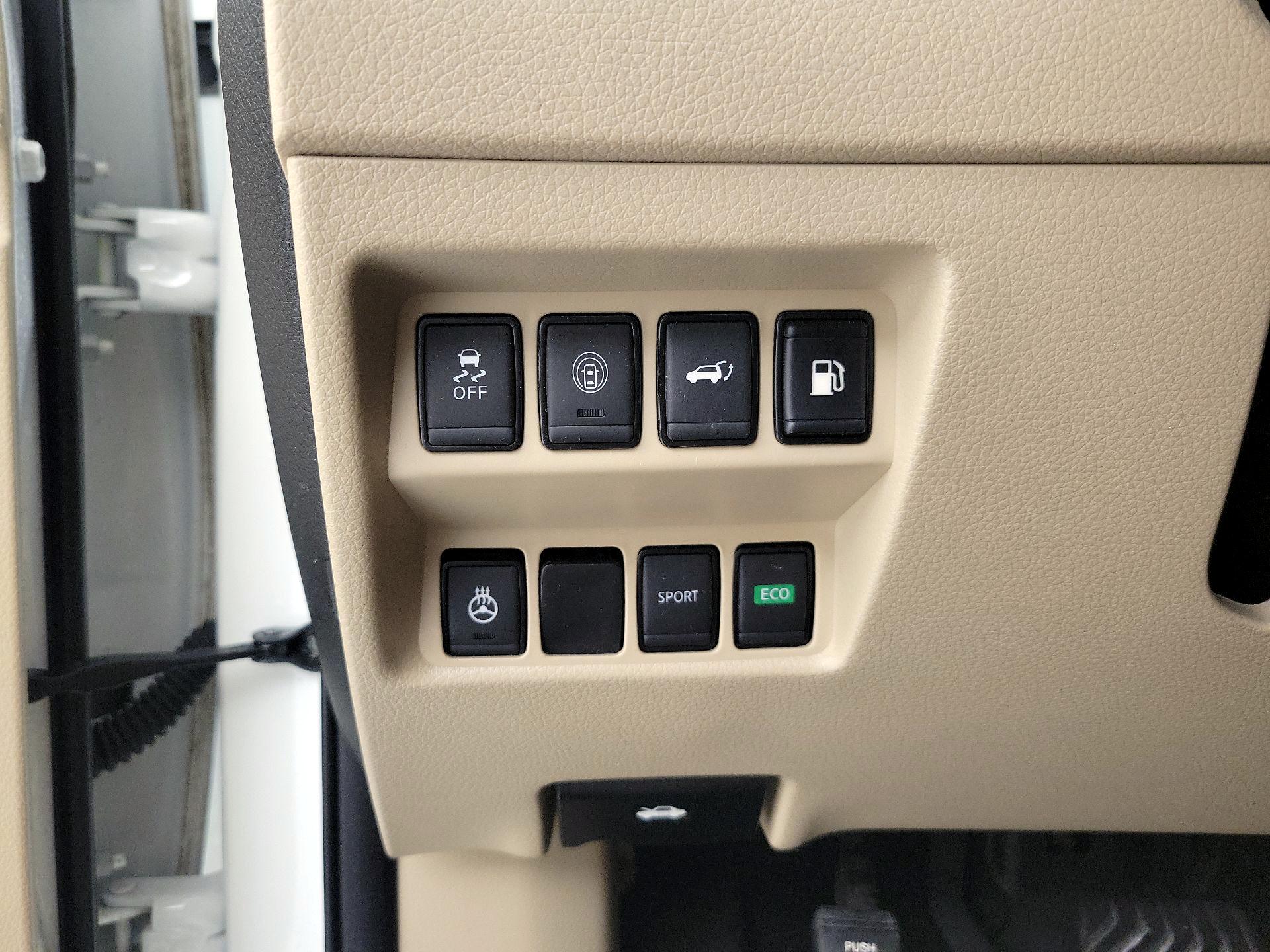 Thumbnail: 2018 Nissan Rogue - 13