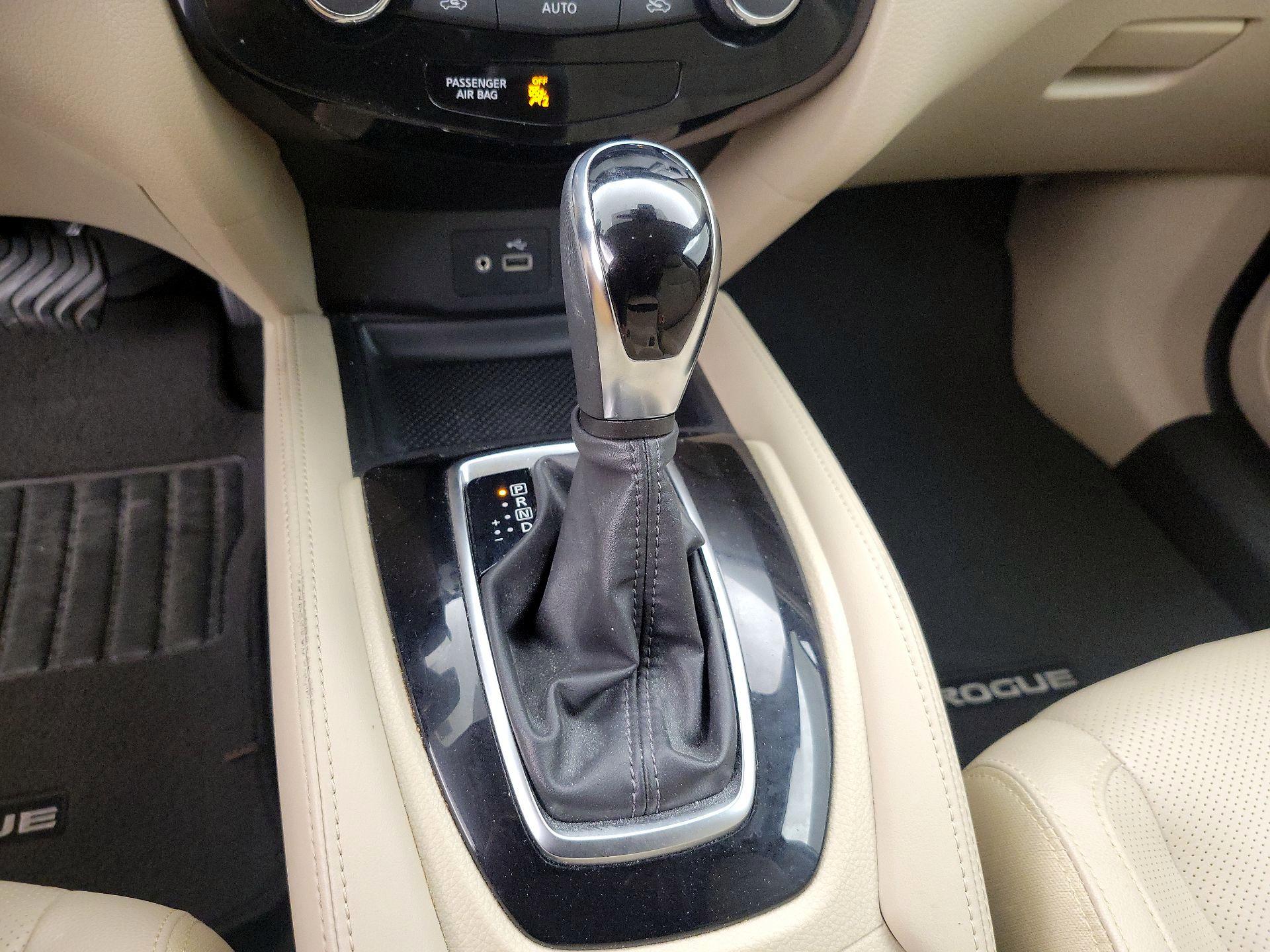 Thumbnail: 2018 Nissan Rogue - 18