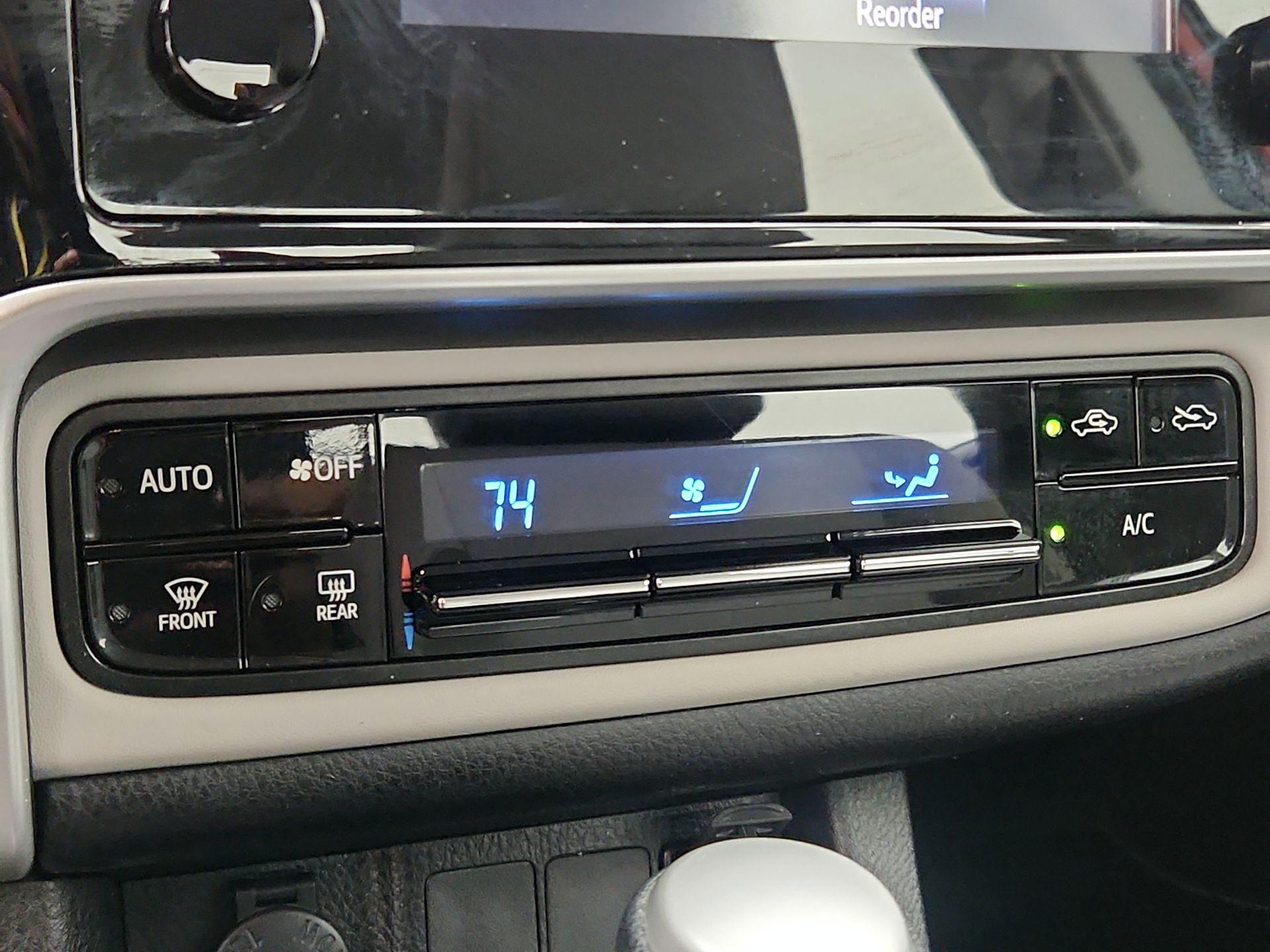 Thumbnail: 2019 Toyota Corolla - 16