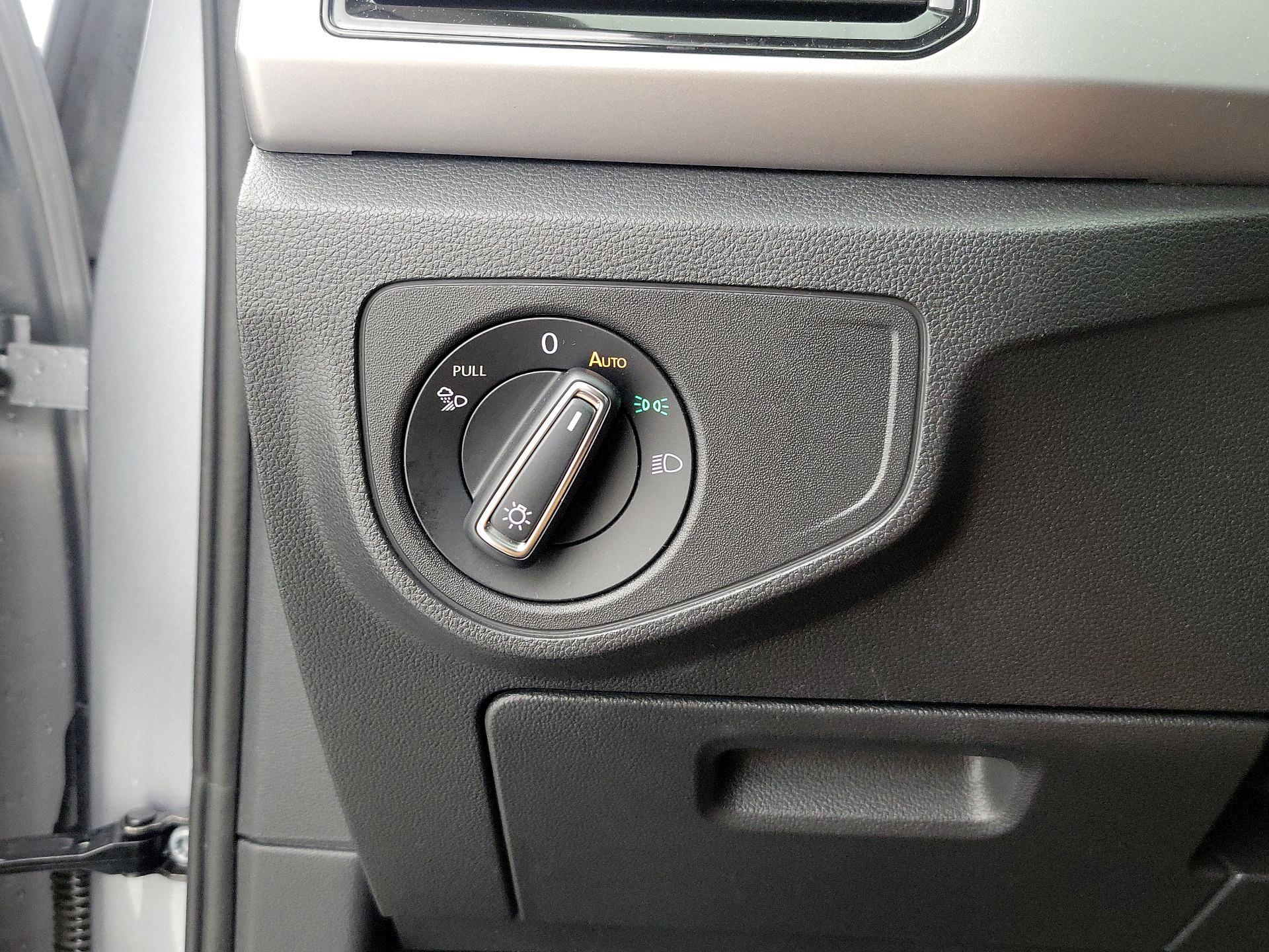 Thumbnail: 2021 Volkswagen Atlas - 13