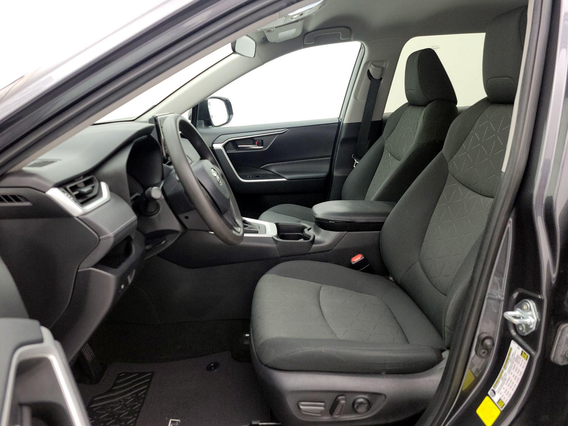 Thumbnail: 2021 Toyota RAV4 - 11