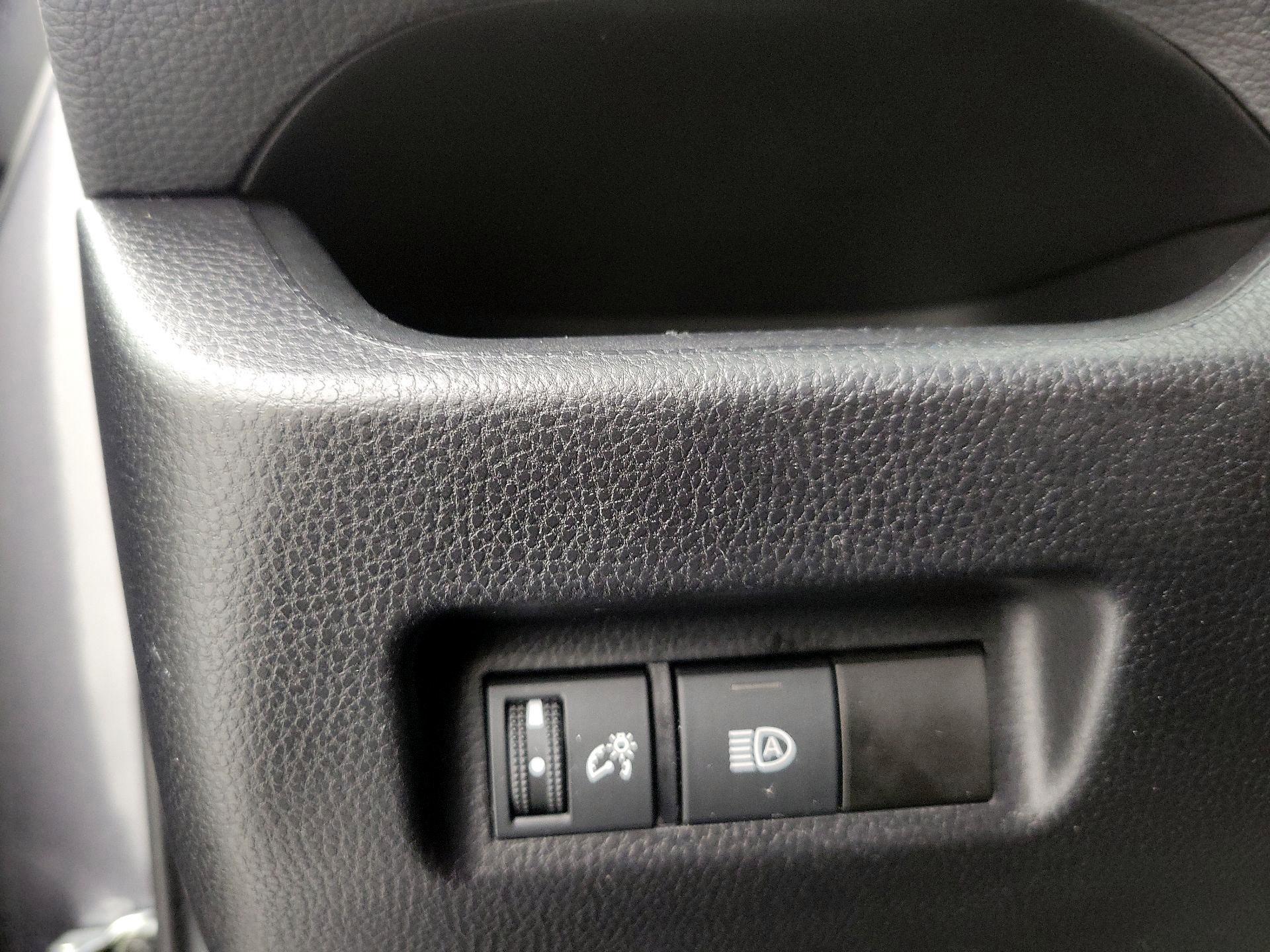 Thumbnail: 2021 Toyota RAV4 - 13