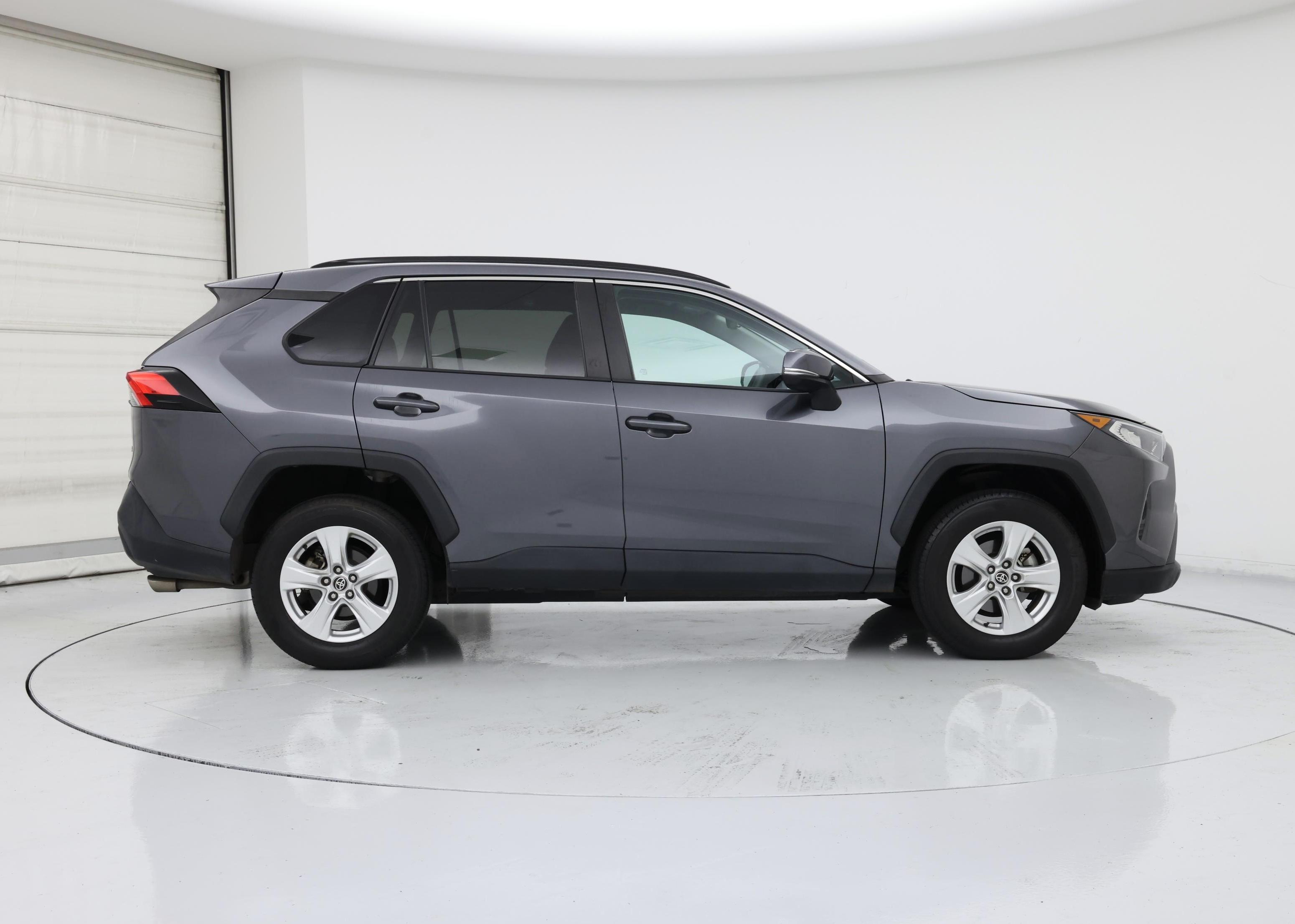 Thumbnail: 2021 Toyota RAV4 - 7