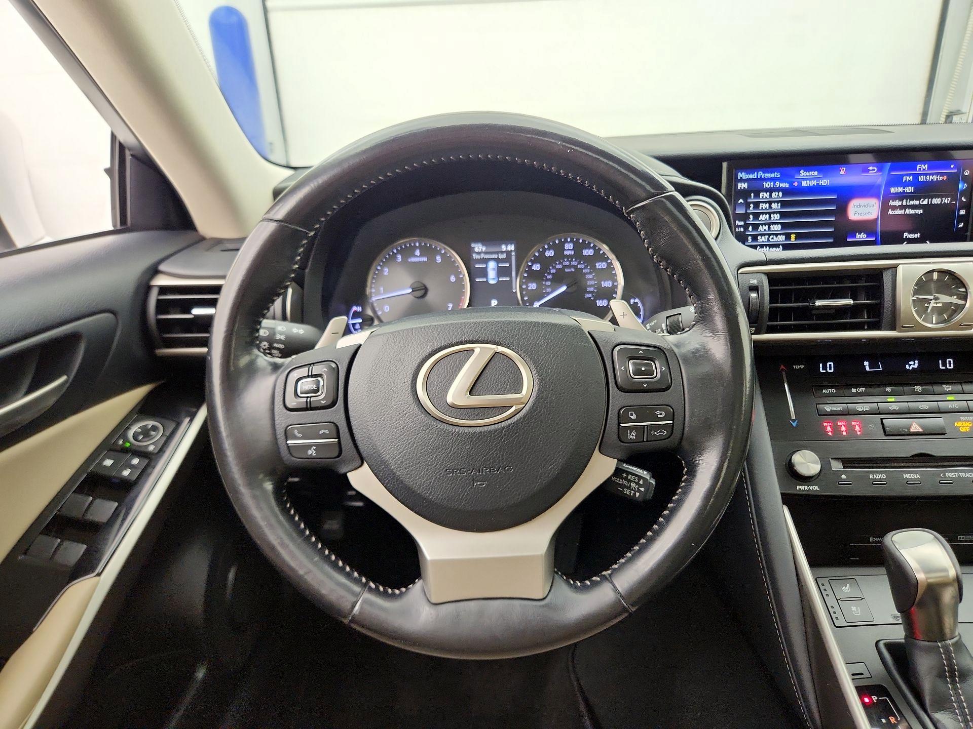 Thumbnail: 2017 Lexus IS - 10