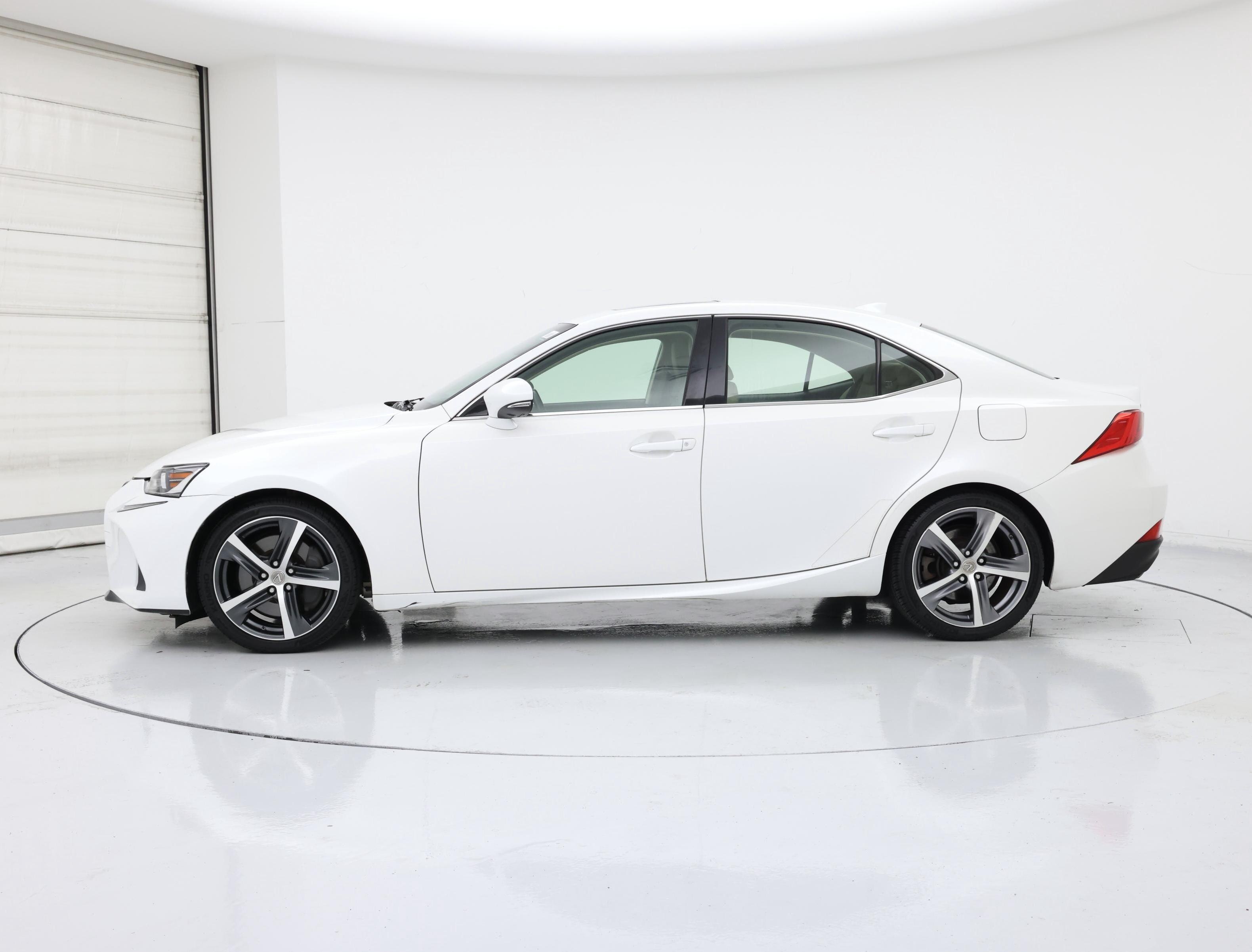 Thumbnail: 2017 Lexus IS - 3