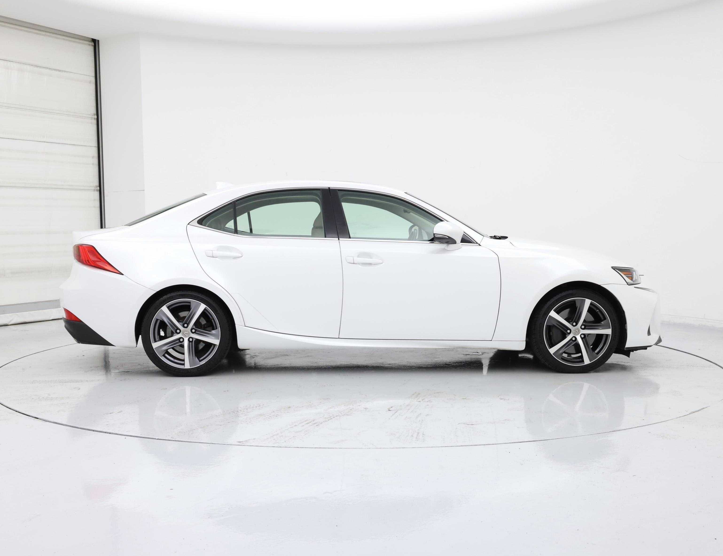 Thumbnail: 2017 Lexus IS - 7