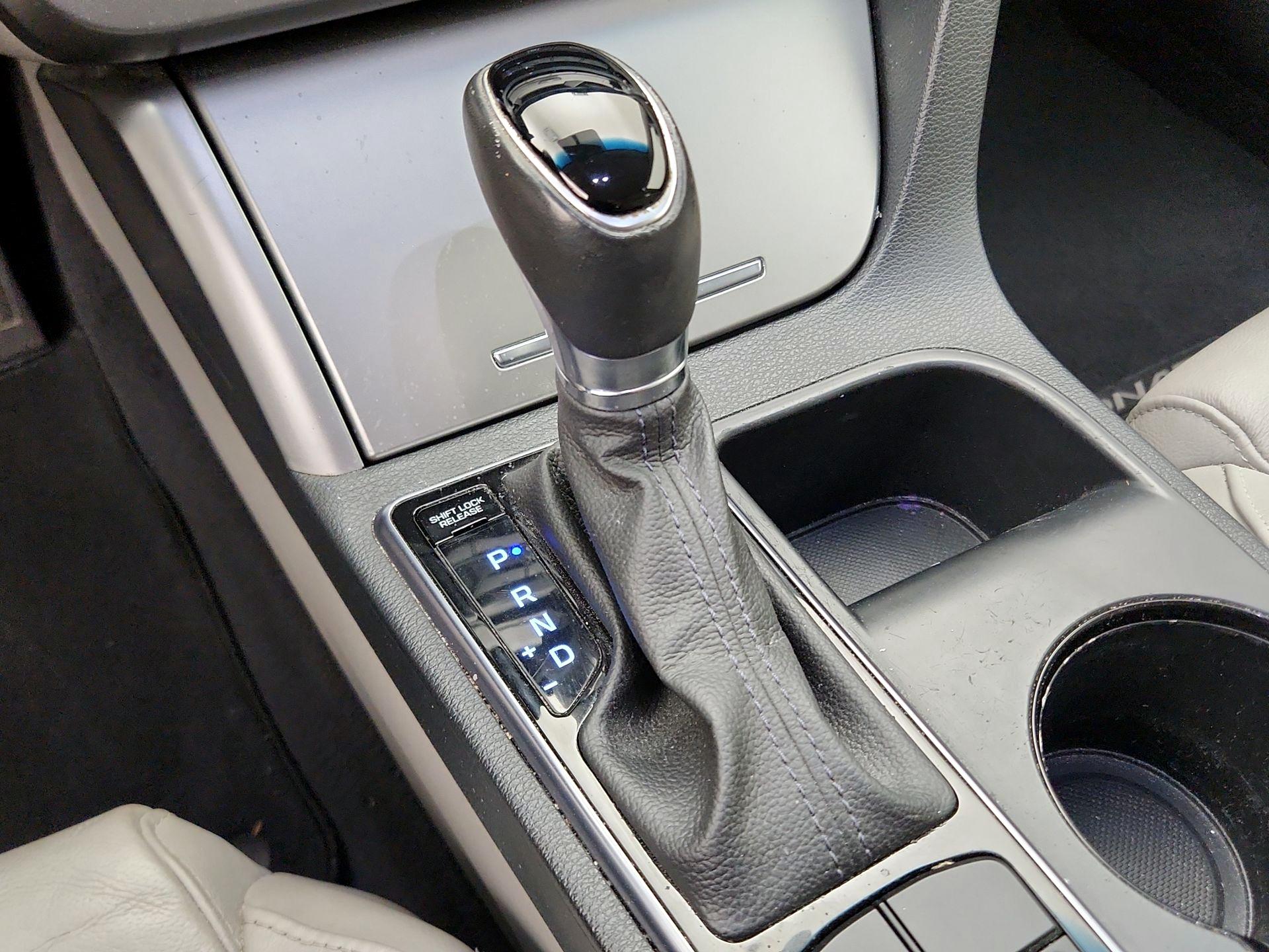 Thumbnail: 2017 Hyundai Sonata - 17