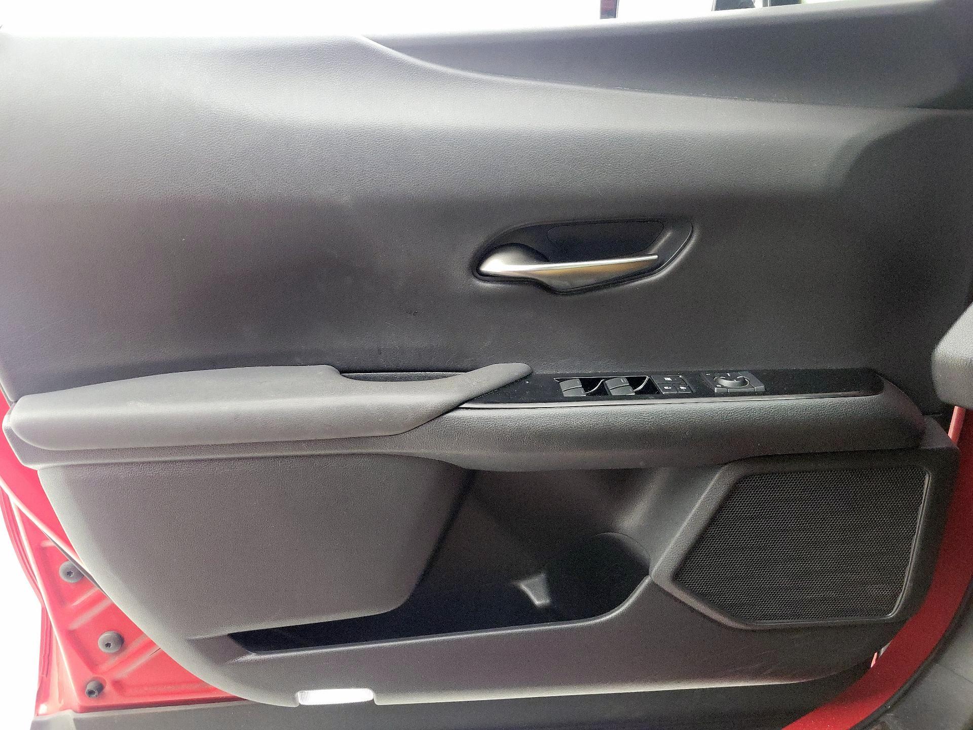 Thumbnail: 2019 Lexus UX - 12