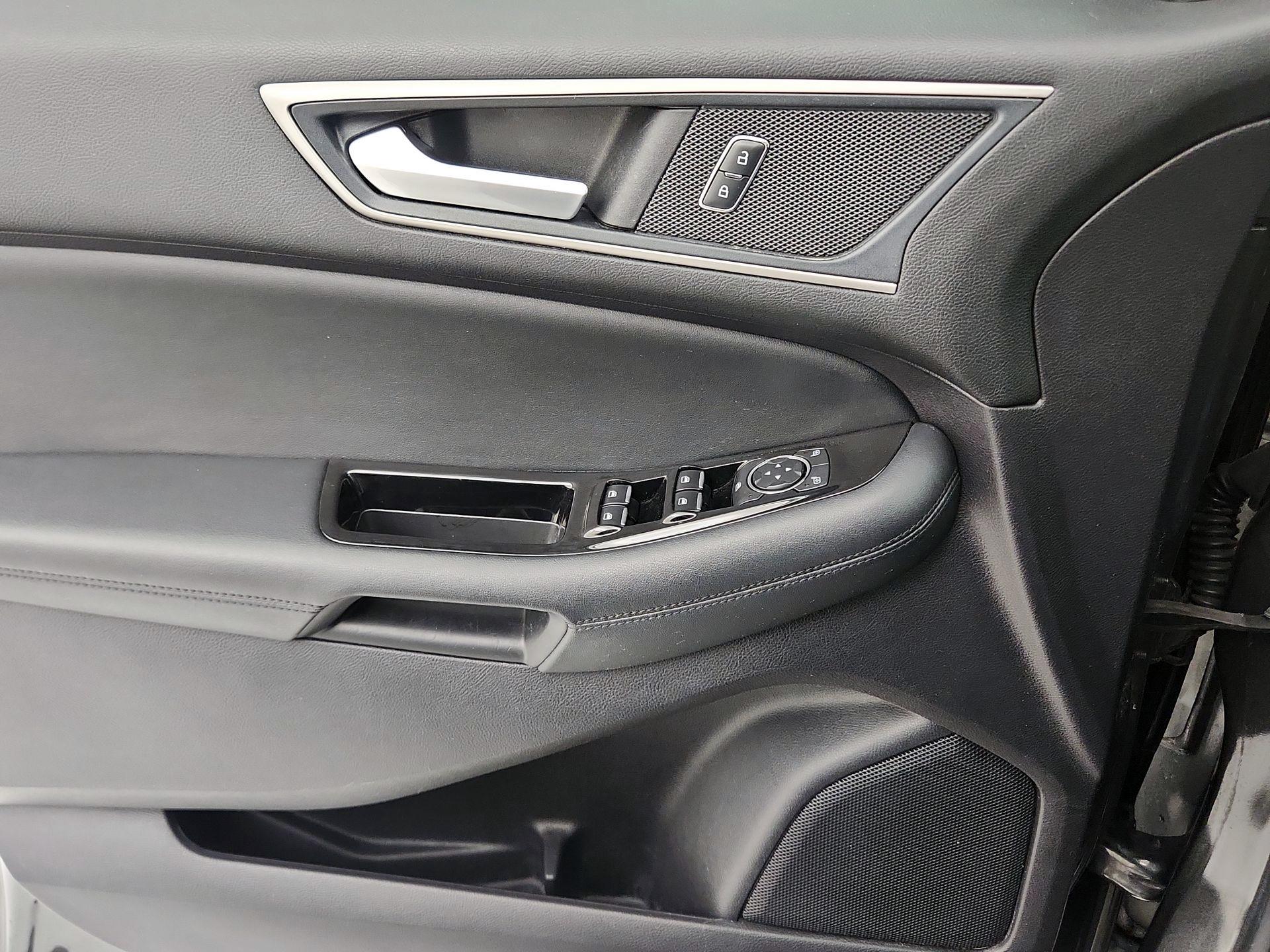 Thumbnail: 2019 Ford Edge - 12