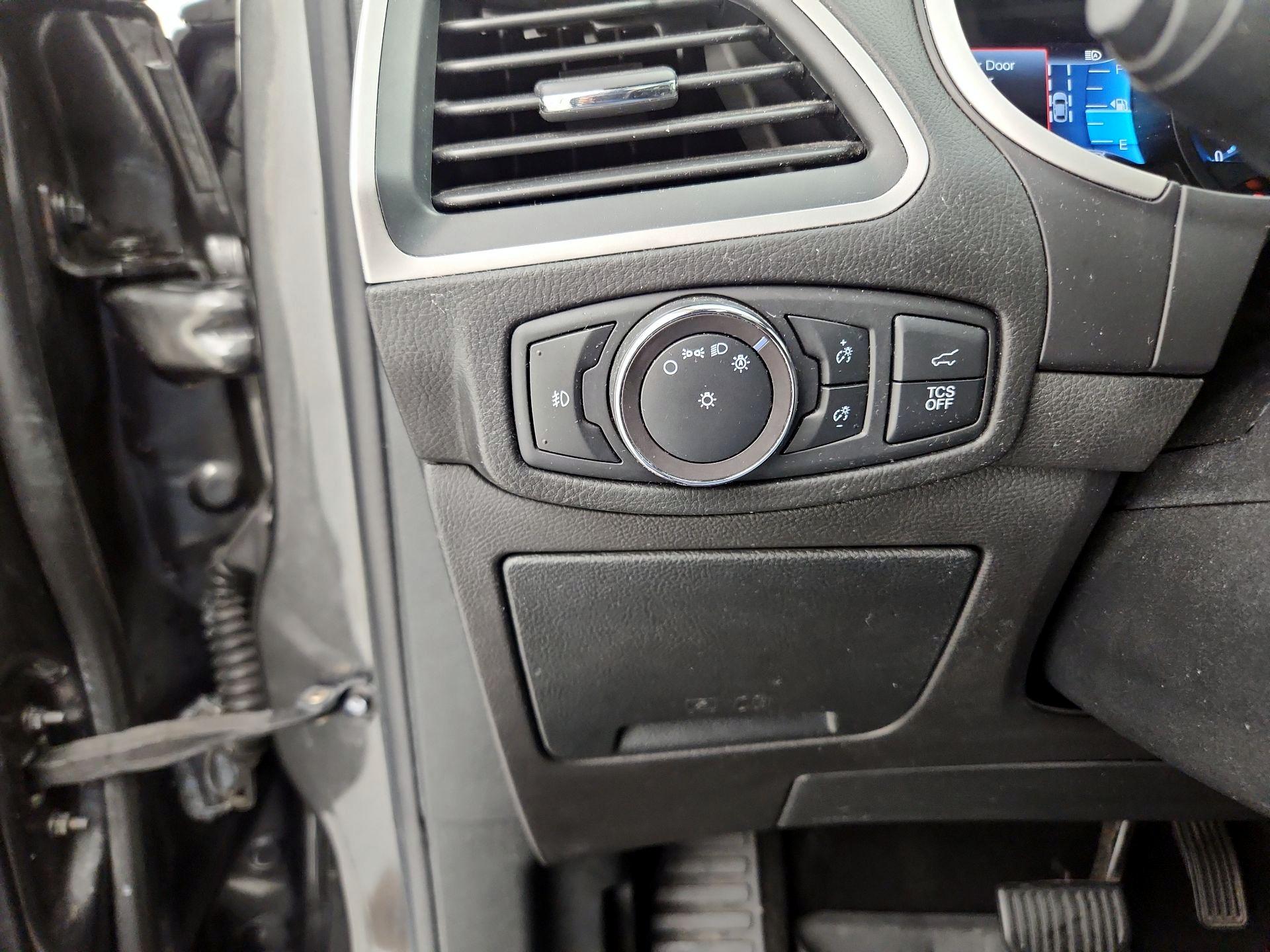 Thumbnail: 2019 Ford Edge - 13