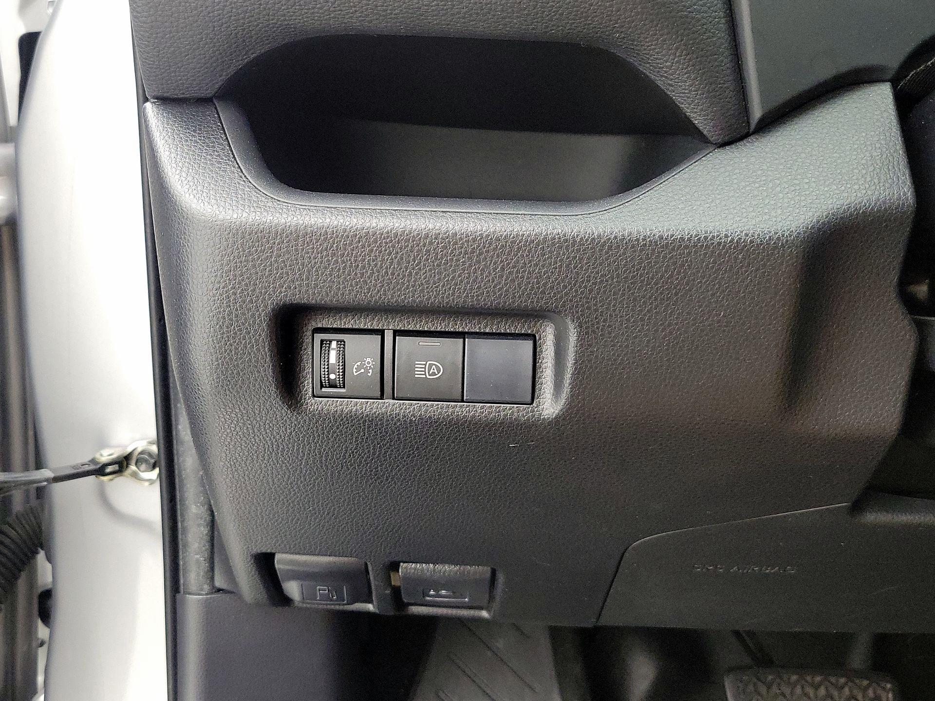 Thumbnail: 2019 Toyota RAV4 - 13