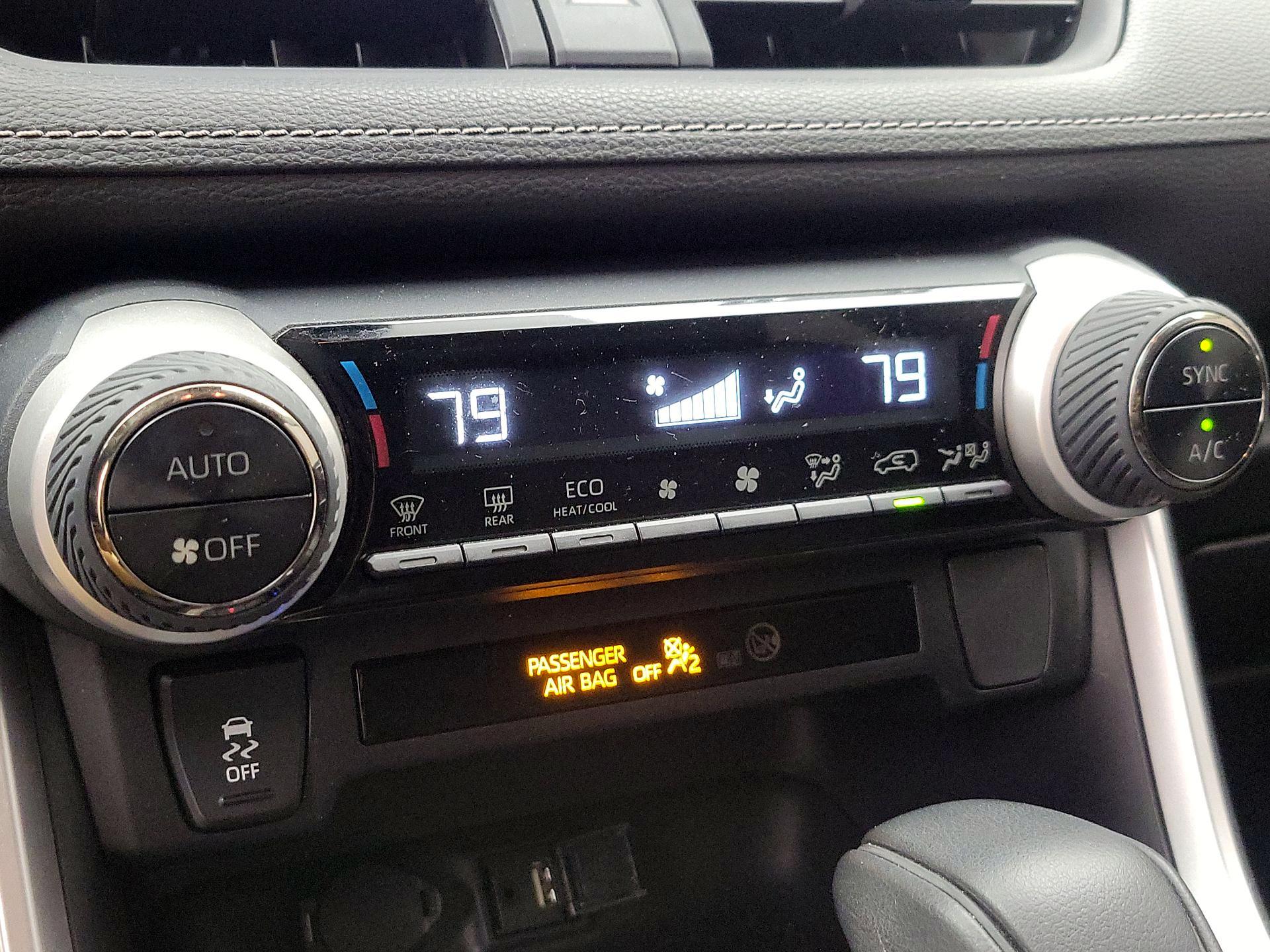 Thumbnail: 2019 Toyota RAV4 - 16