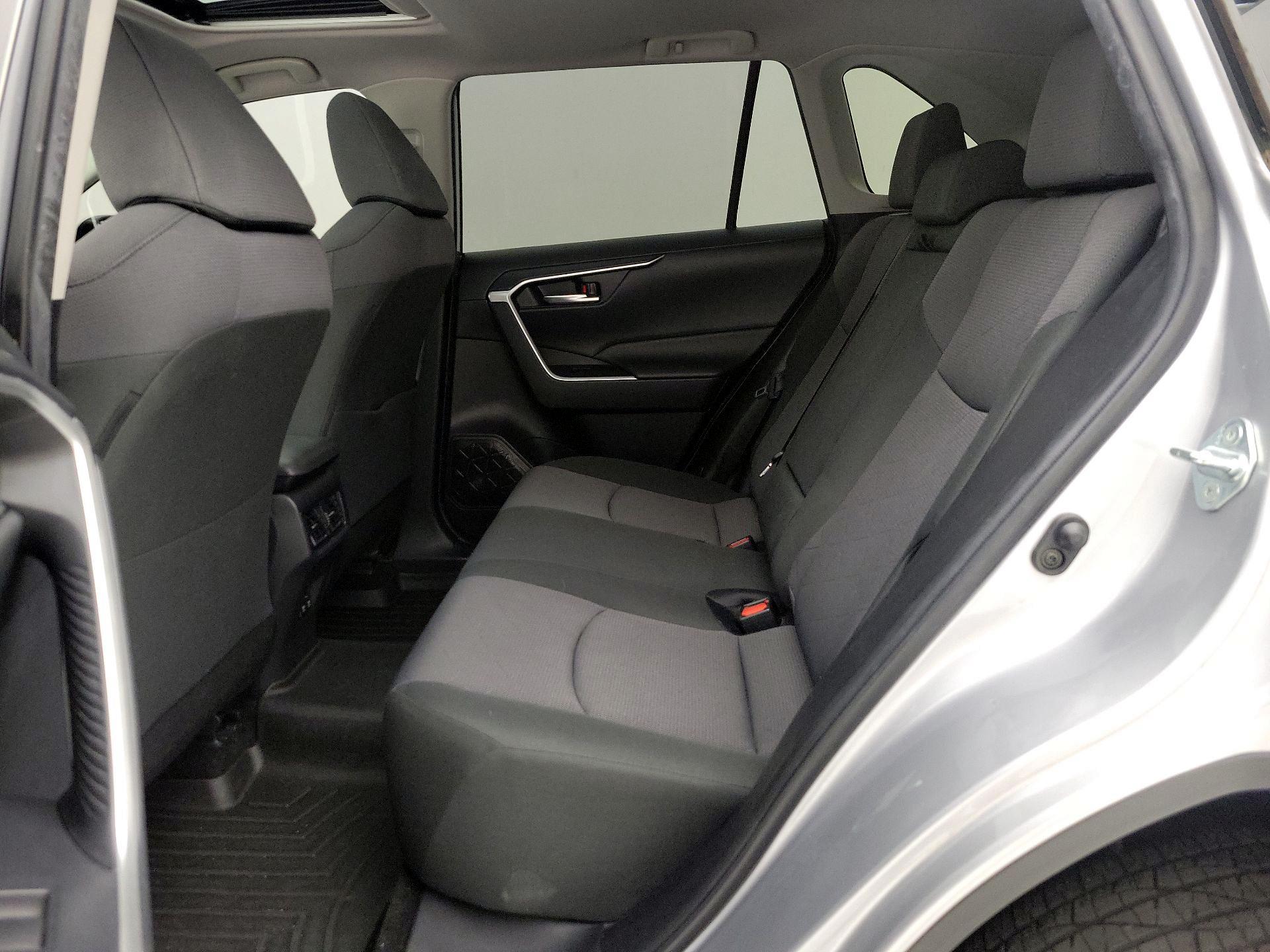 Thumbnail: 2019 Toyota RAV4 - 20