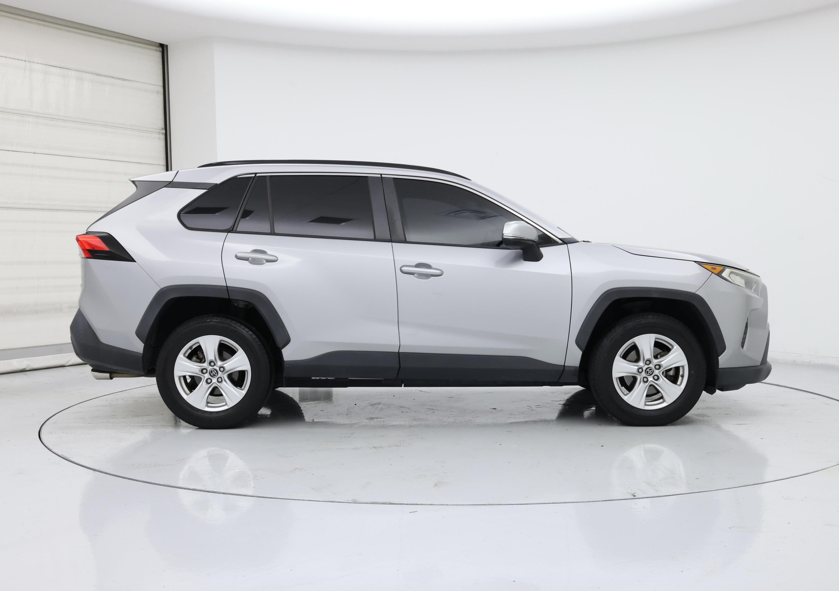 Thumbnail: 2019 Toyota RAV4 - 7