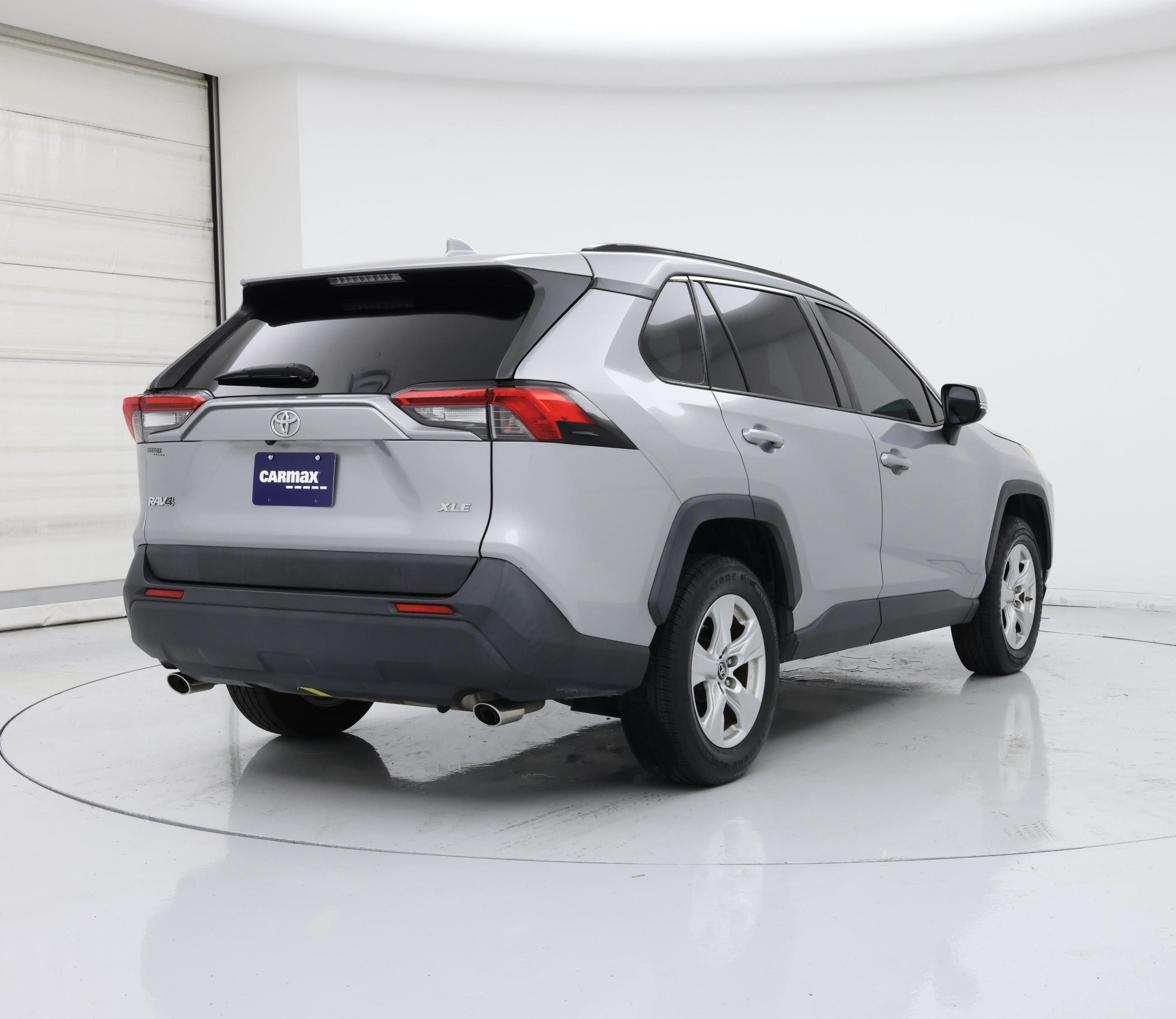Thumbnail: 2019 Toyota RAV4 - 8