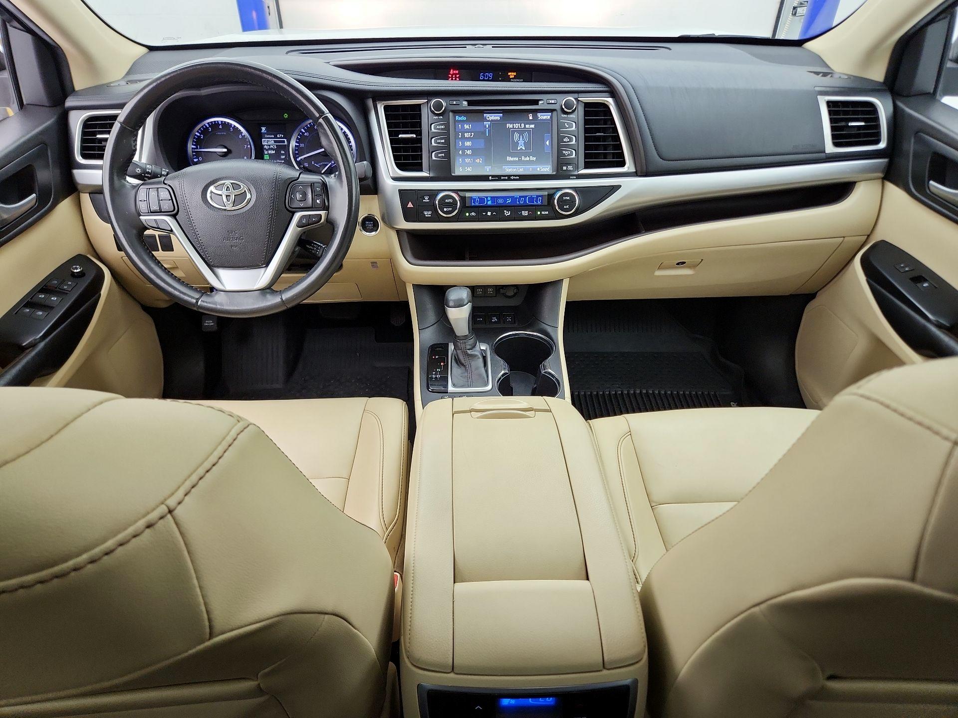 Thumbnail: 2019 Toyota Highlander - 9