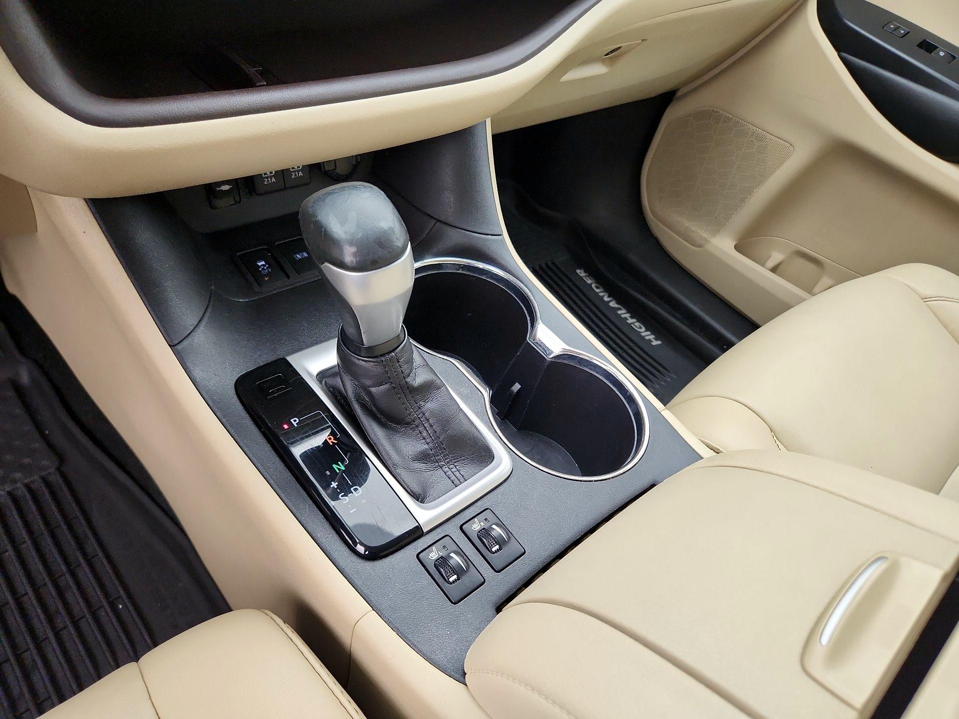 Thumbnail: 2019 Toyota Highlander - 18