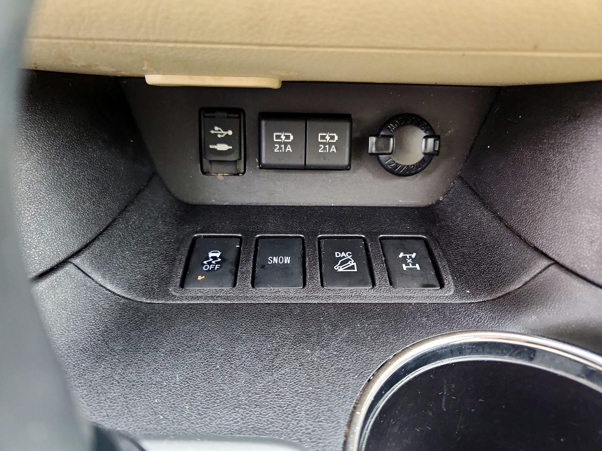 Thumbnail: 2019 Toyota Highlander - 19