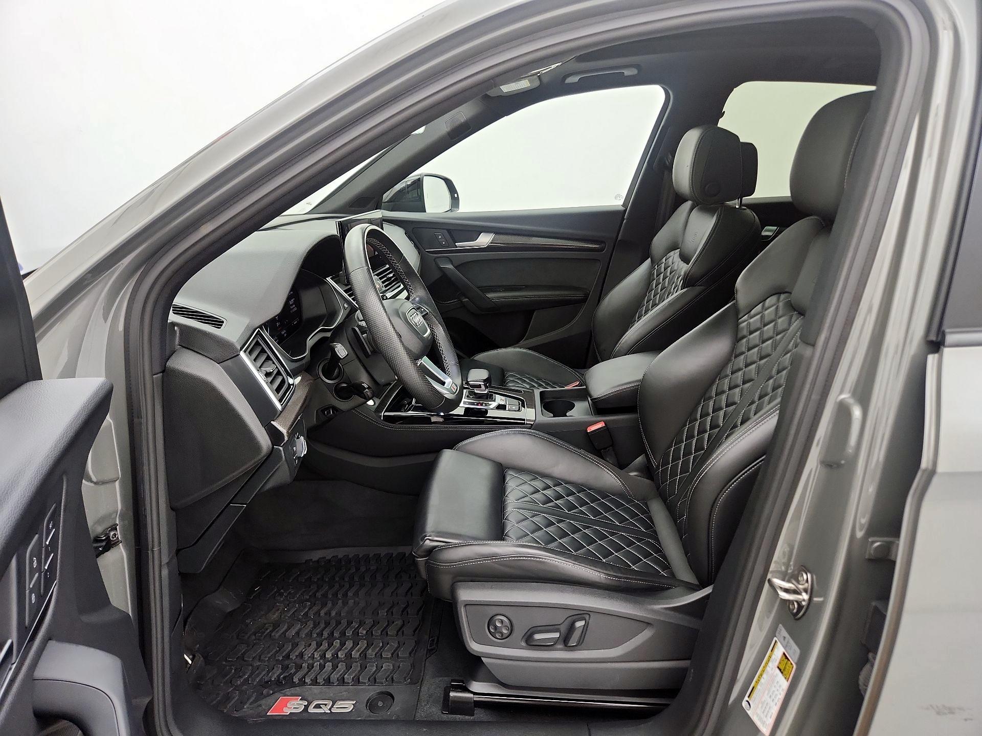 Thumbnail: 2023 Audi SQ5 - 11