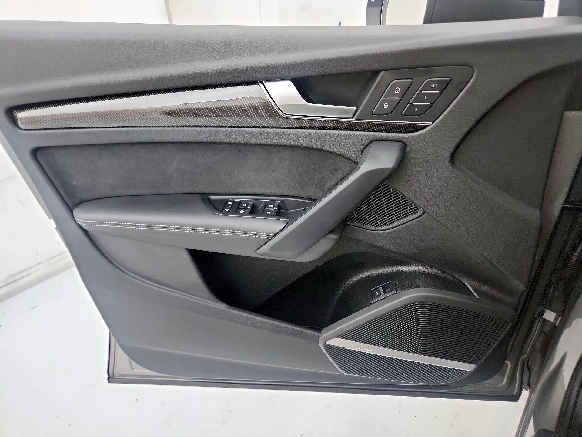 Thumbnail: 2023 Audi SQ5 - 12