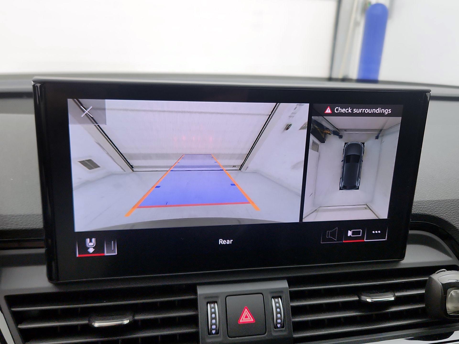 Thumbnail: 2023 Audi SQ5 - 14