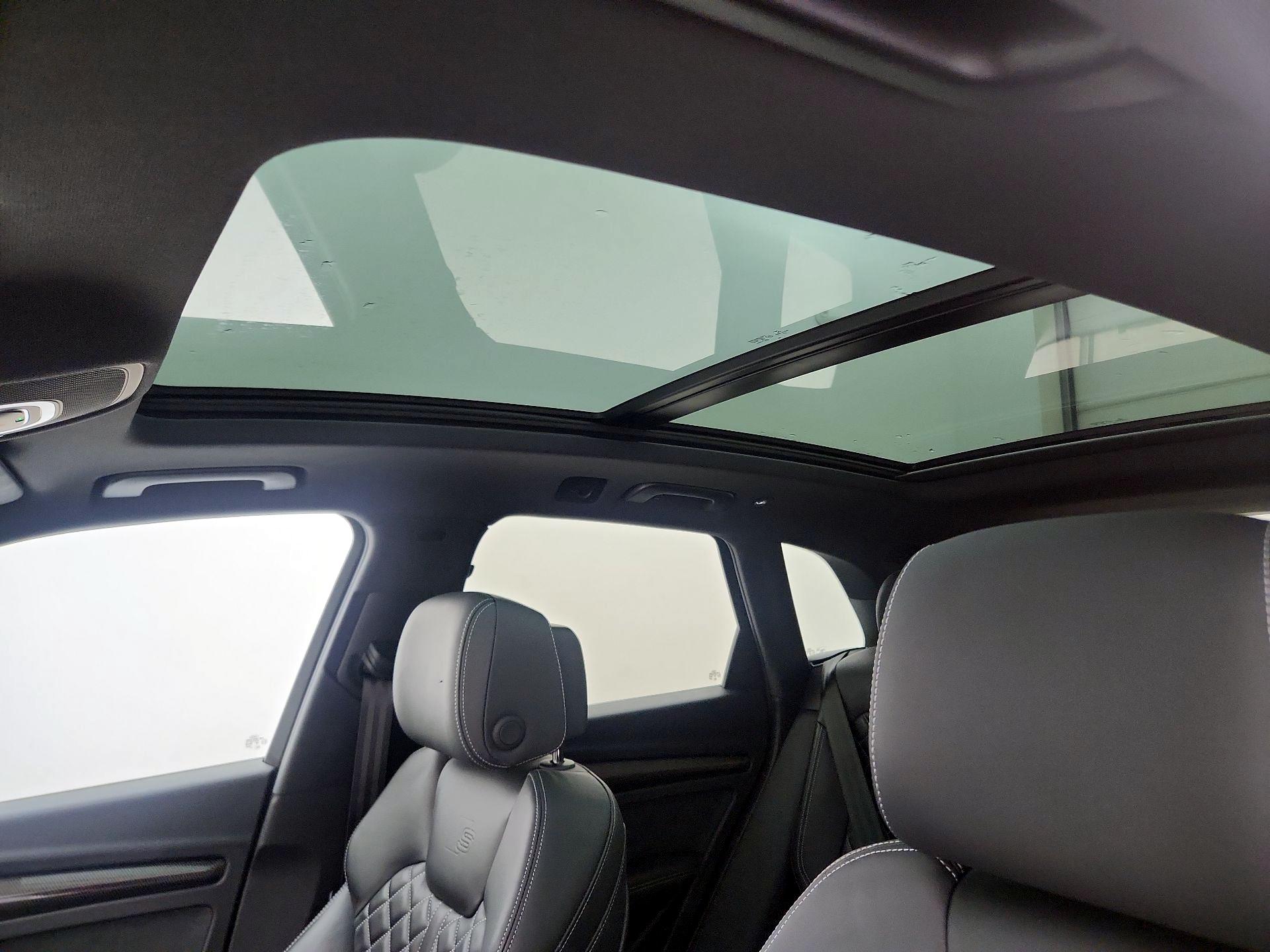 Thumbnail: 2023 Audi SQ5 - 18